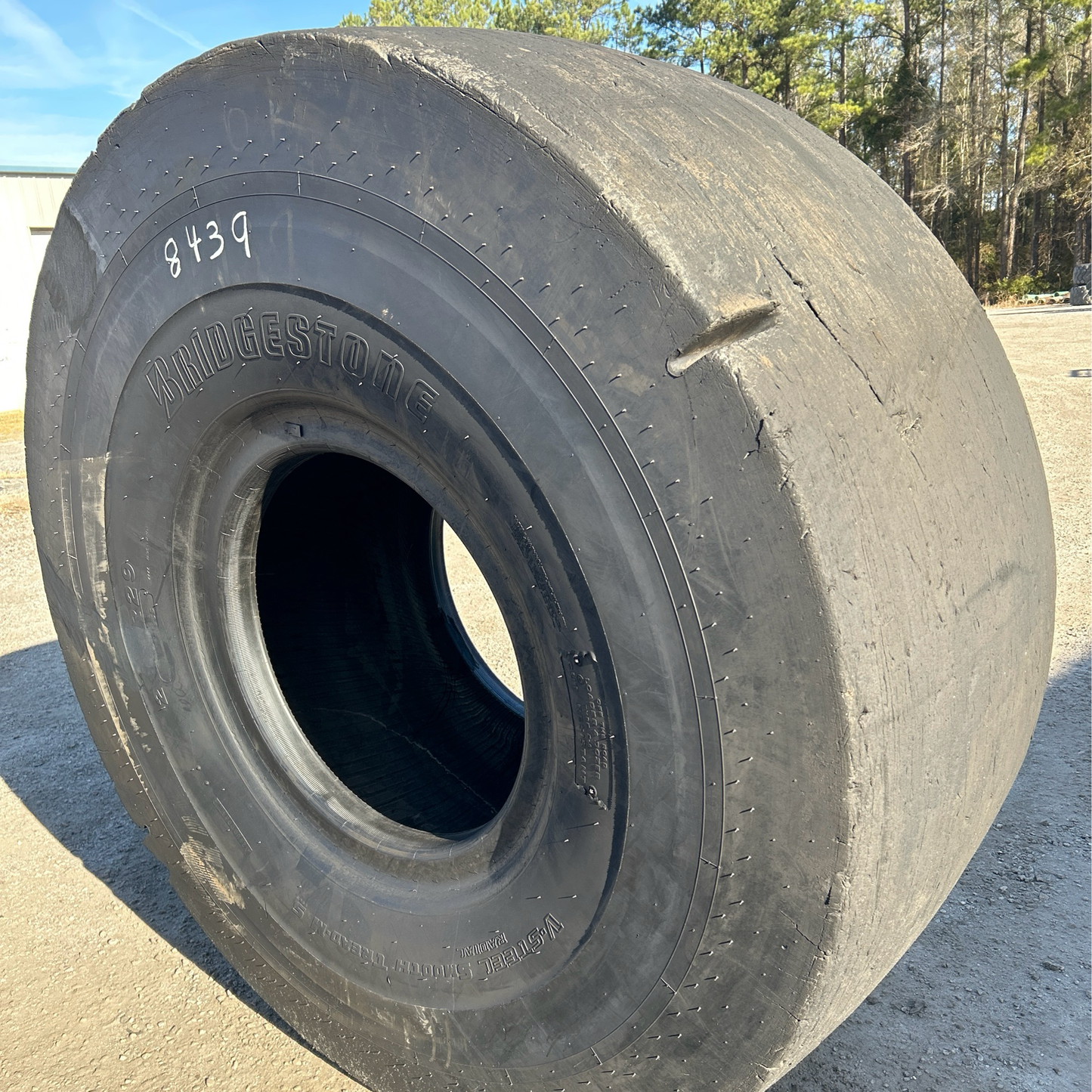 29.5R29 BRIDGESTONE V-STEEL SMOOTH TREAD MINE SERVICE (VSMS) #8439