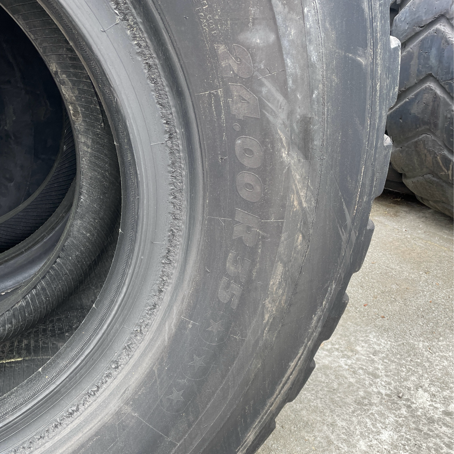 24.00R35 MICHELIN XTRA LOAD PROTECT E-4 #8301