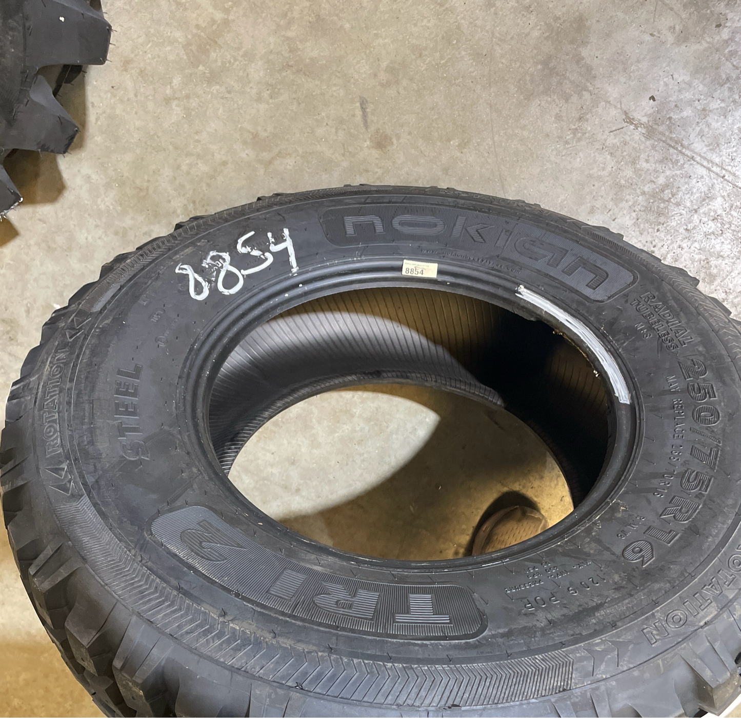 250/75R16 NOKIAN TRI 2 #8854