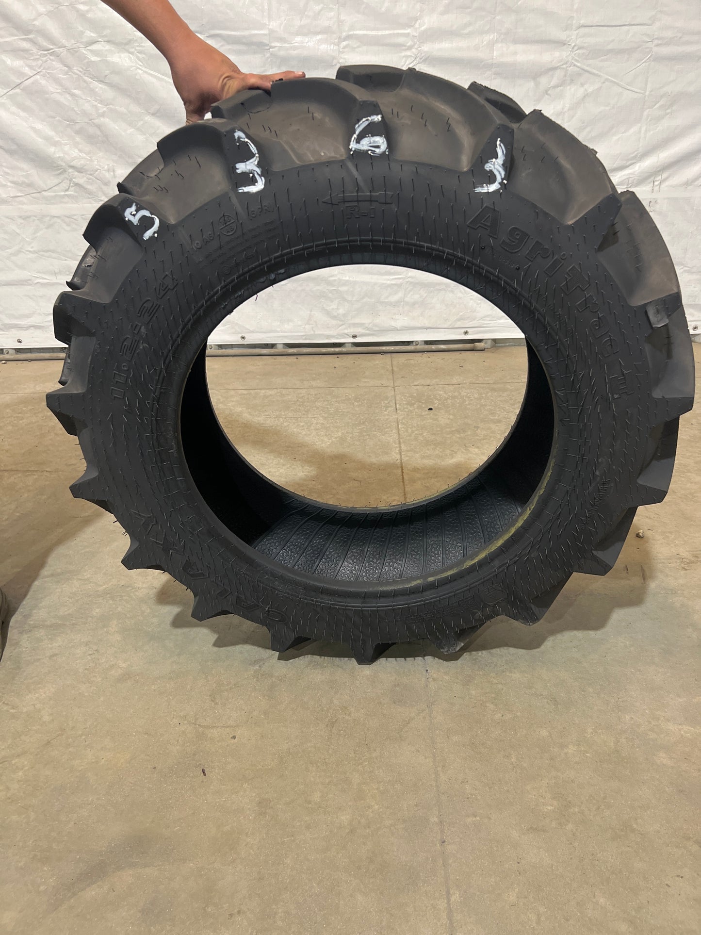 11.2-24 GALAXY AGRI TRAC II