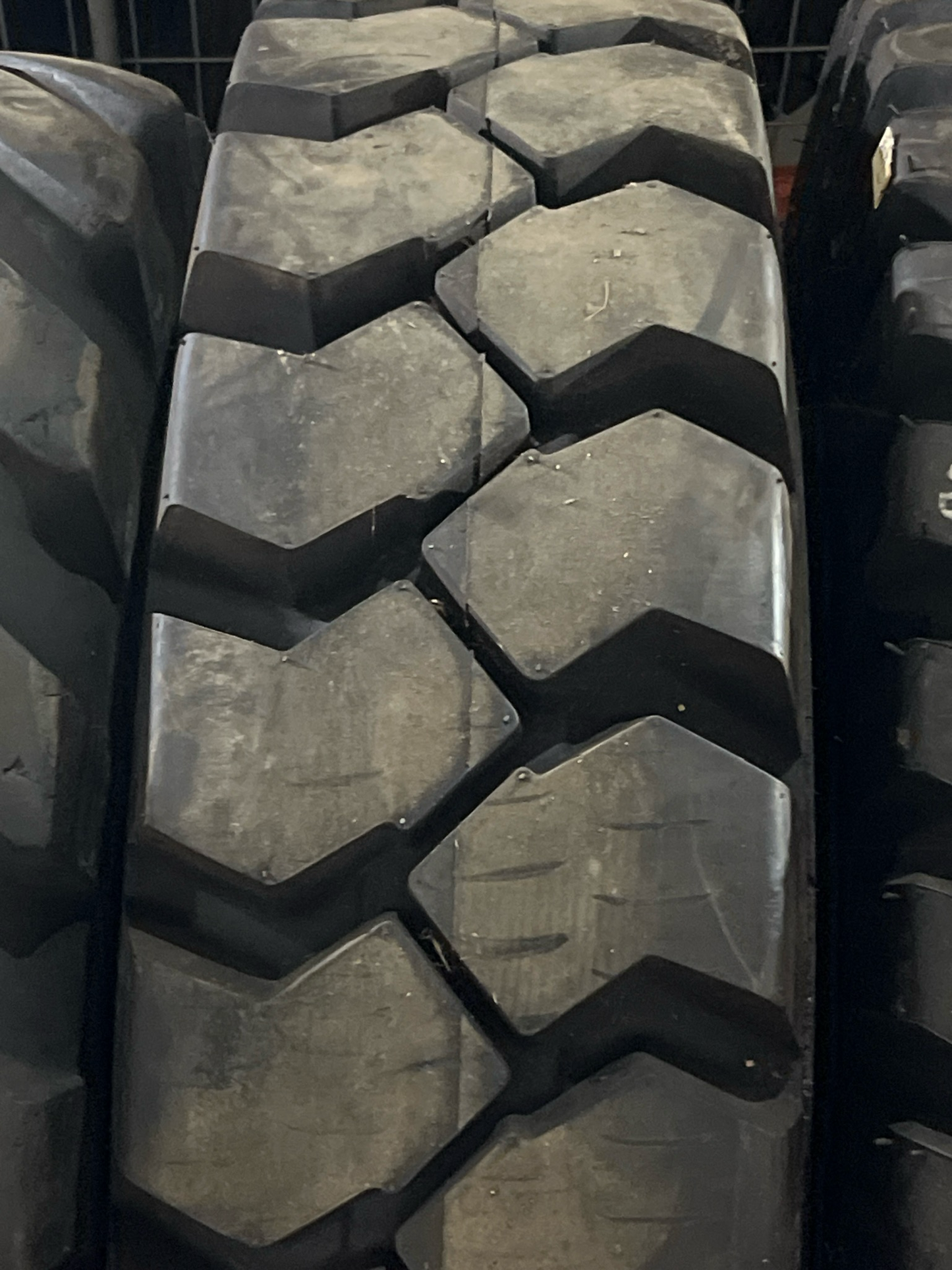 14.00-24 MAXAM MS801 28 PLY #8969