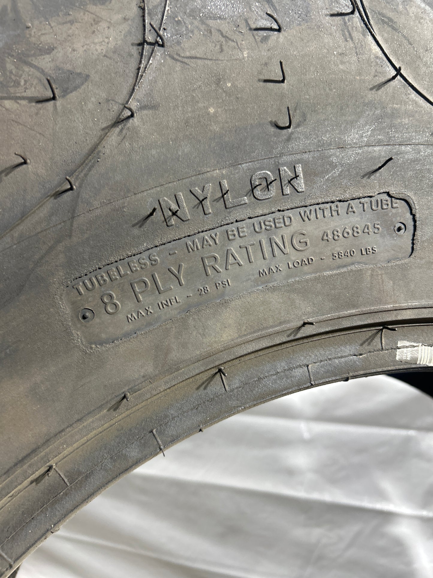 16.9-24 TITAN INDUSTRIAL TRACTOR LUG 8 PLY (16.9R24, 420/85R24) #8212