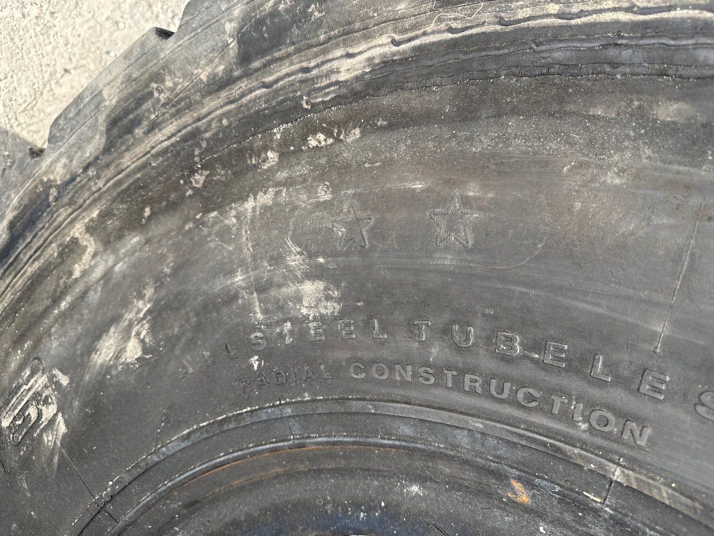 26.5R25 TRIANGLE TB516 RECAP #8673