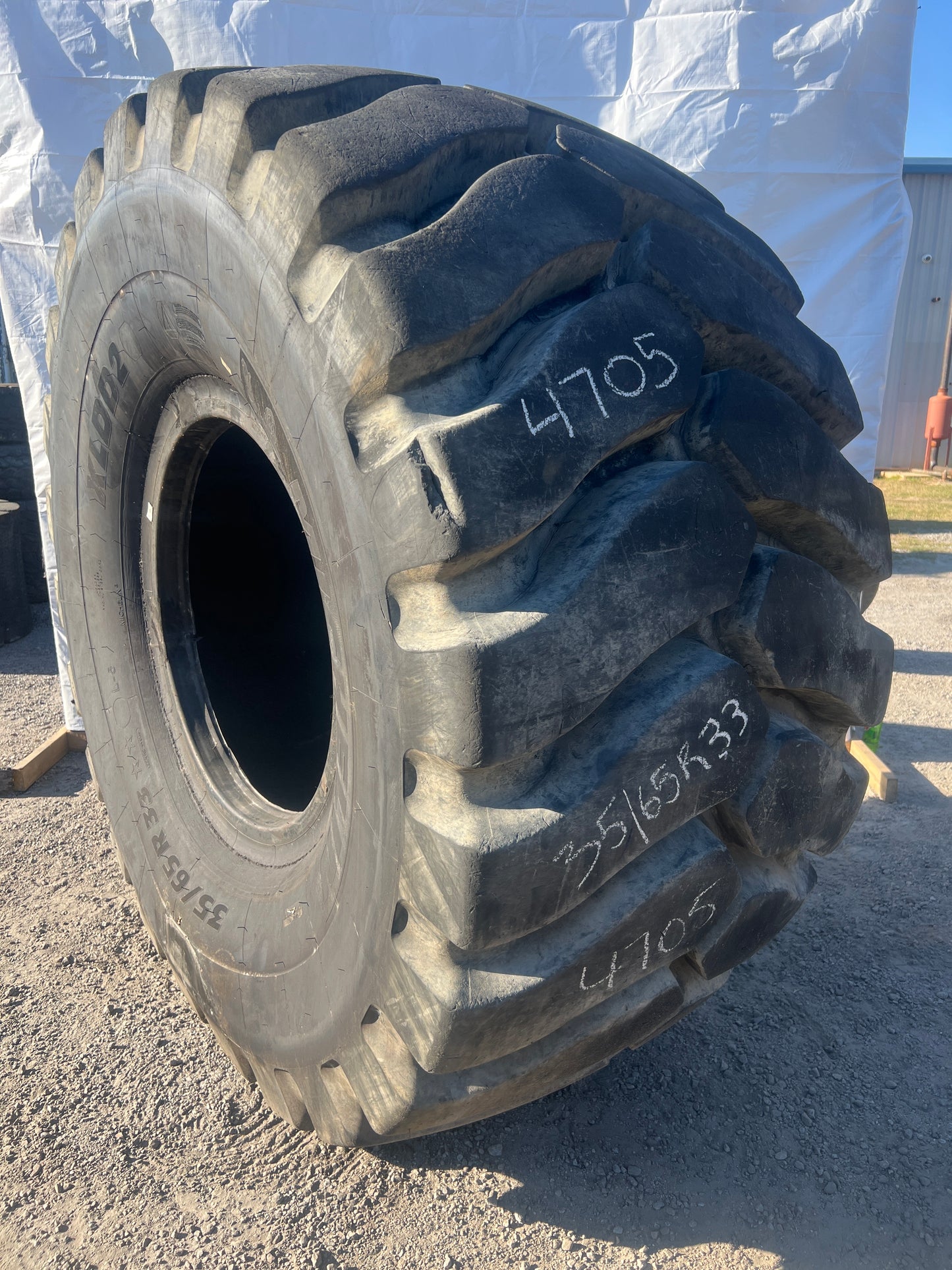 35/65R33 MICHELIN XLD D2 #4705