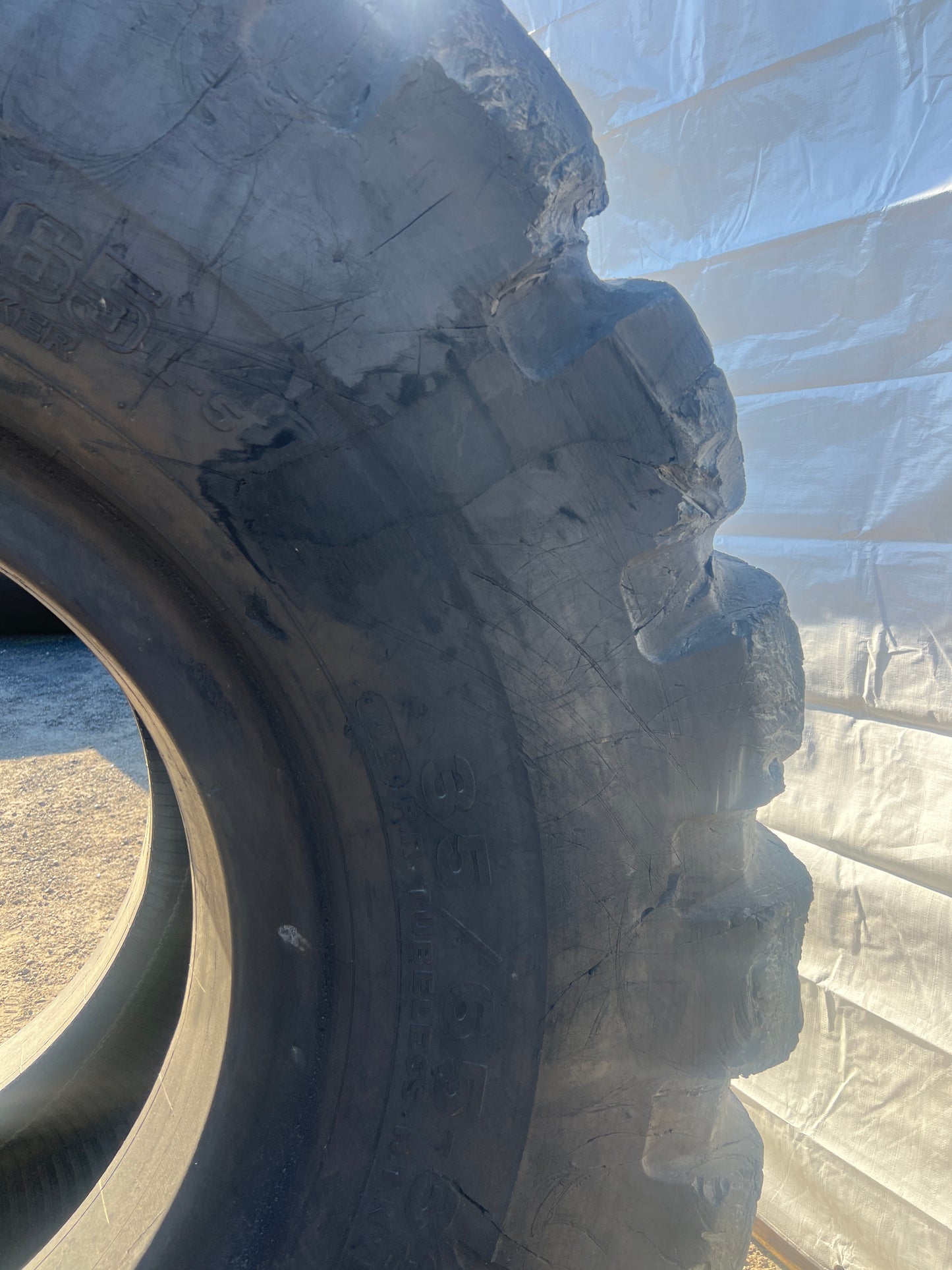 35/65R33 BRIDGESTONE V-STEEL D-LUG WIDE 65
