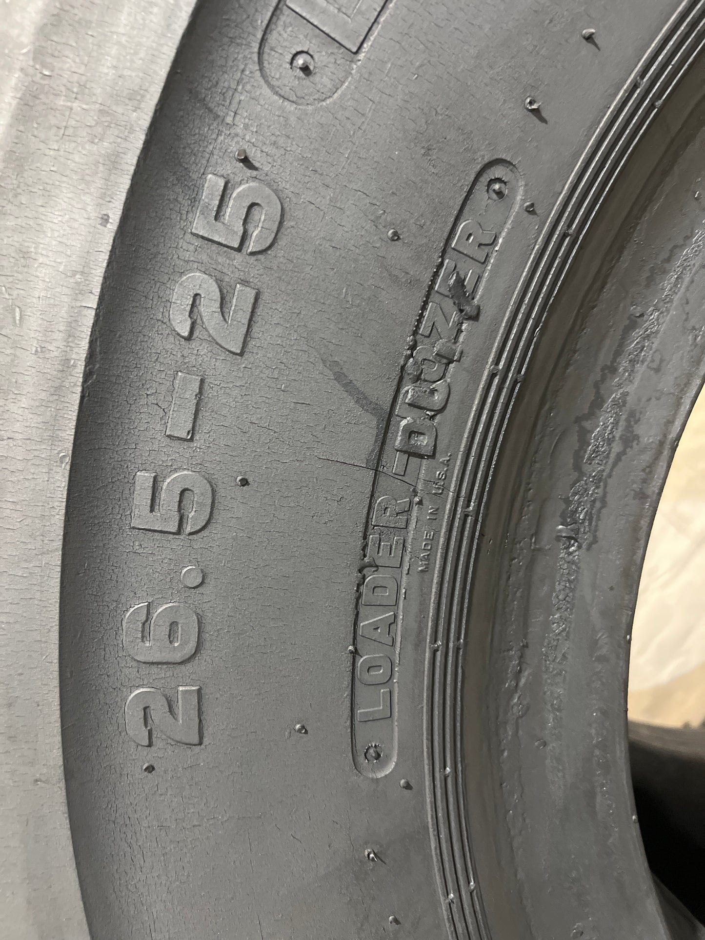 26.5-25 FIRESTONE SUPER ROCK GRIP #8480