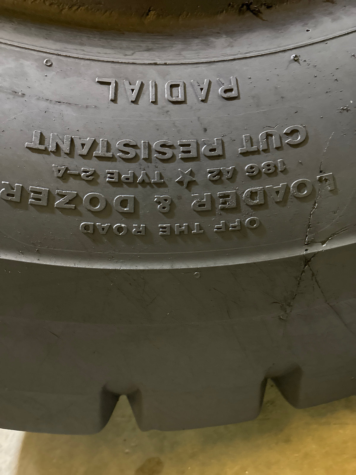 20.5R25 FIRESTONE VERSA BUILT AP #7210