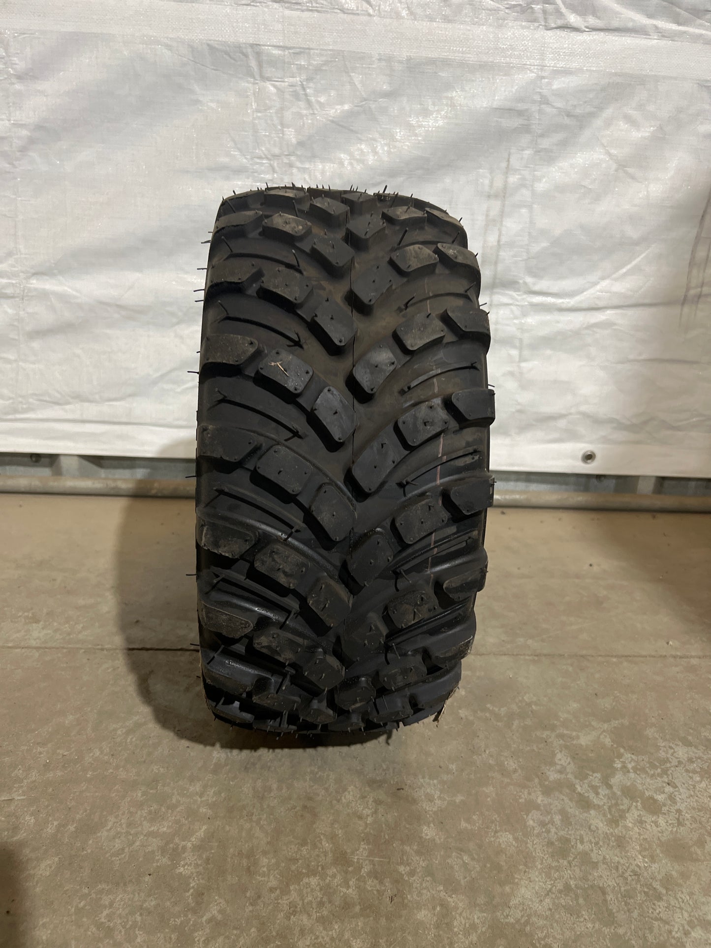 18x8.50R10 Carlisle Versa Turf