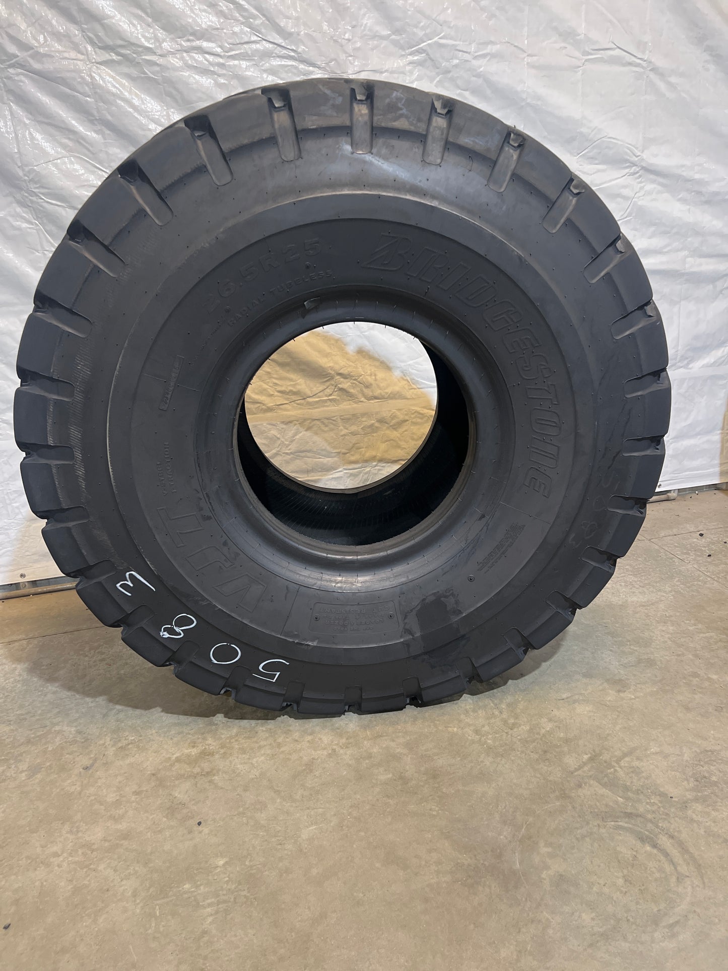 26.5R25 BRIDGESTONE LOADER & DOZER TIRE V-STEEL #5083