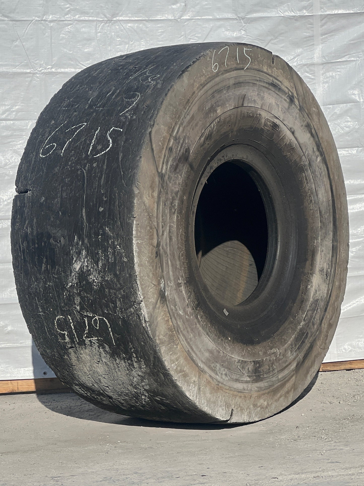 29.5R29 BRIDGESTONE V-STEEL SMOOTH TREAD MINE SERVICE (VSMS2)
