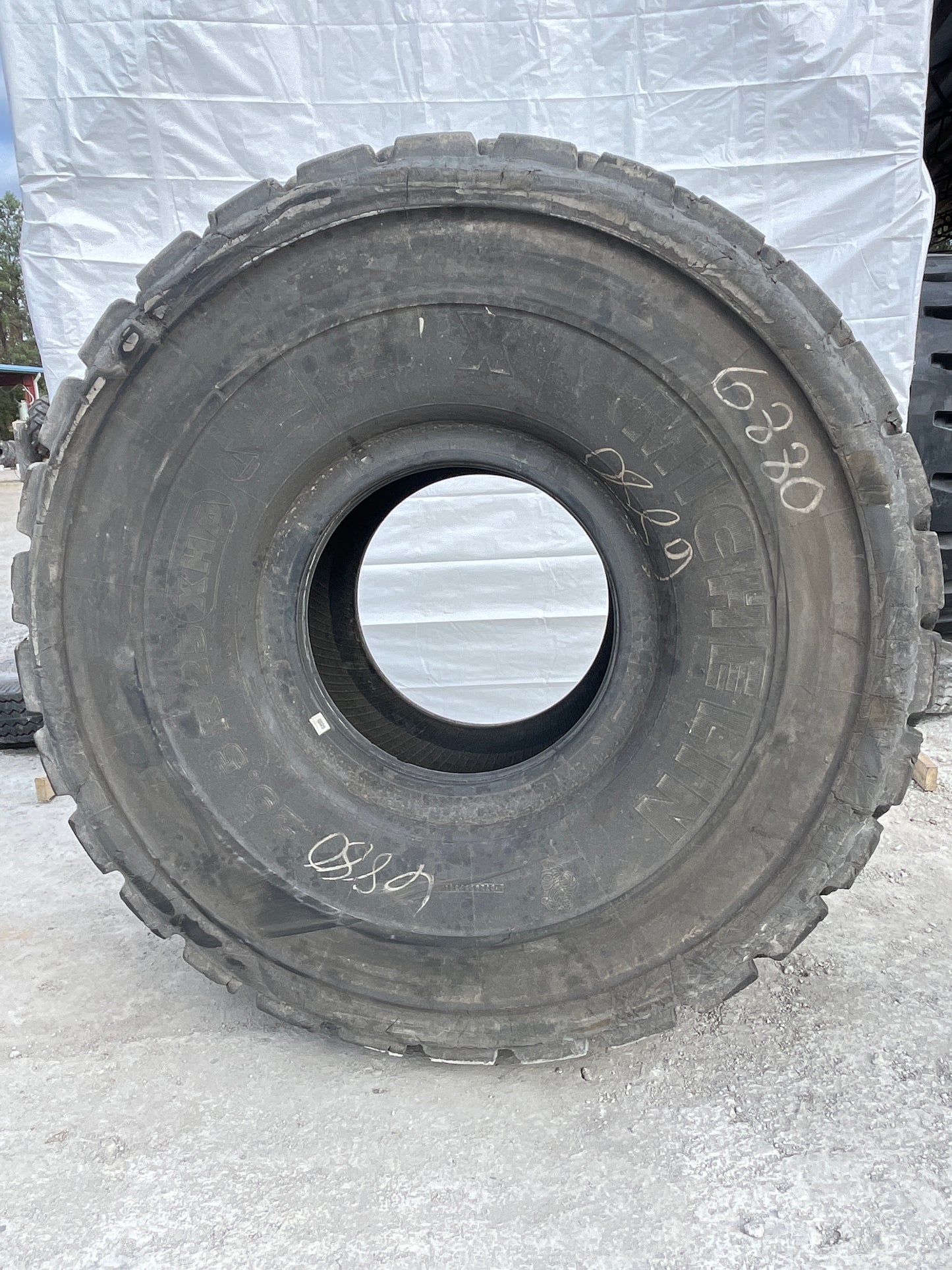 29.5R25 MICHELIN XHA RETREAD #6880
