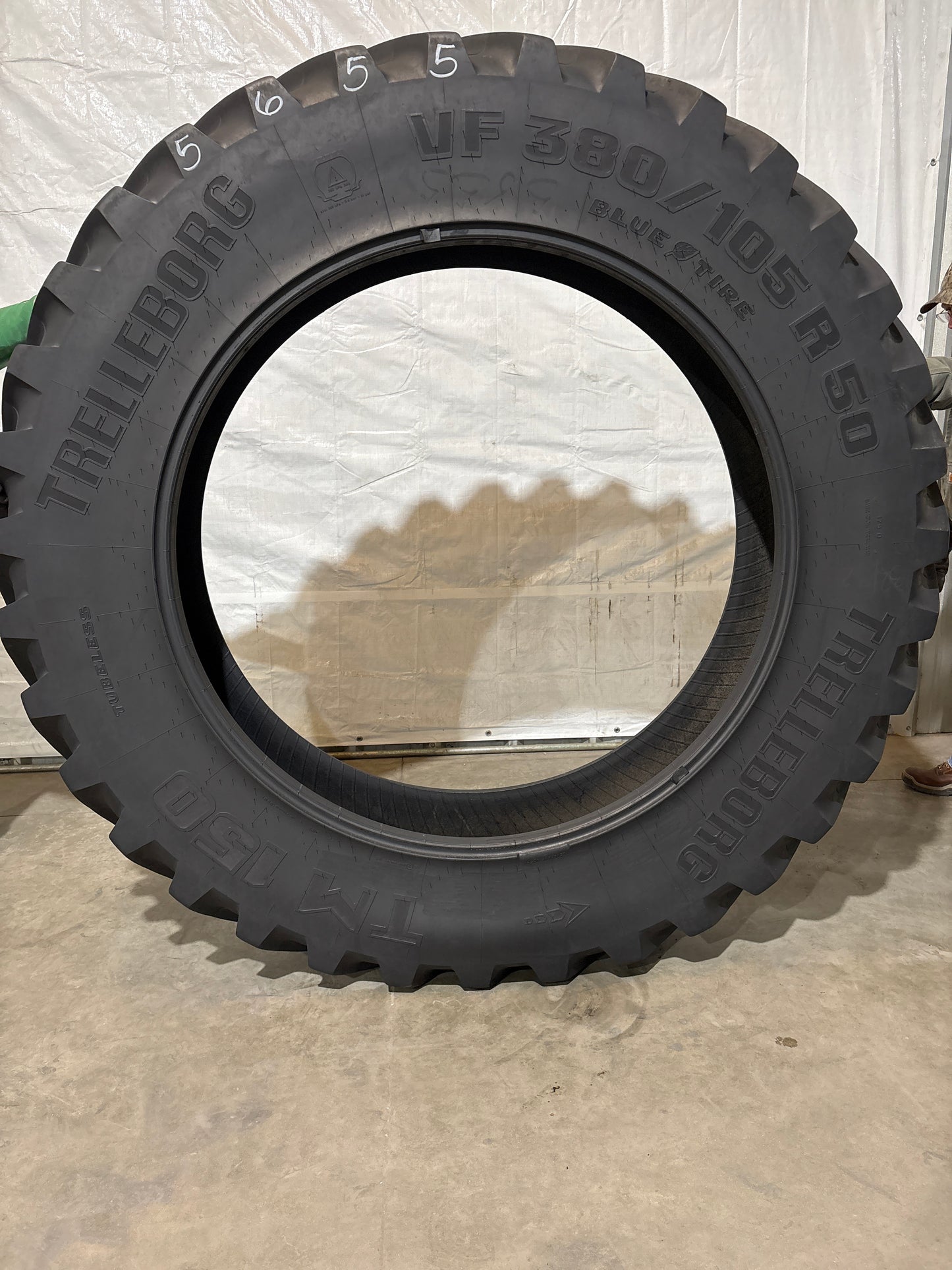 VF 380/105R50 TRELLBEORG TM 150 #5655