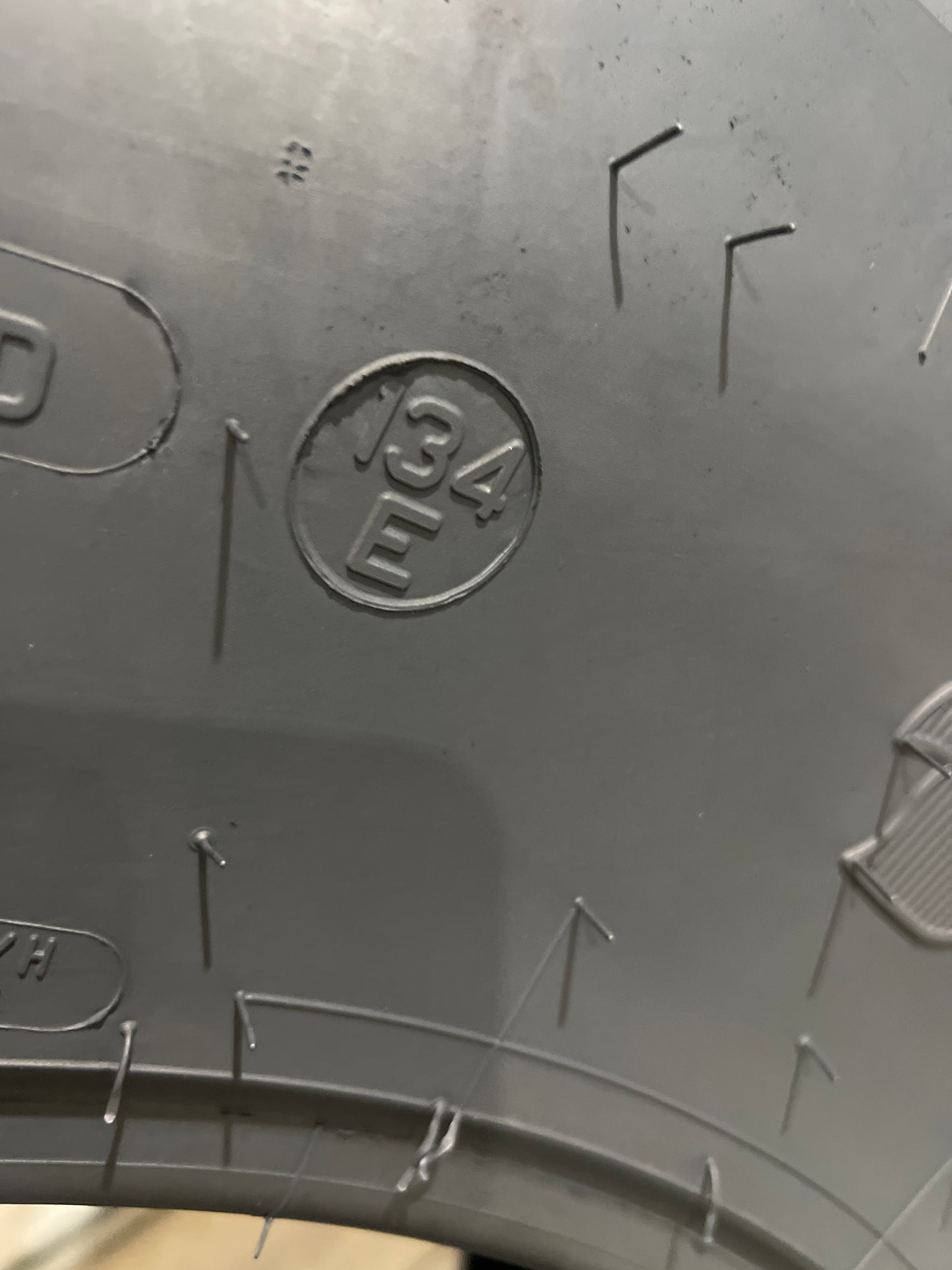 420/85R24 (16.9R24) FIRESTONE PERFORMER 85 EXTRA #5465