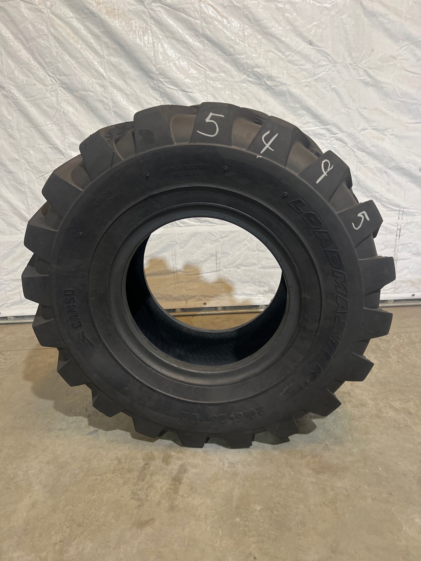 20.5-25 CAMSO LOAD MASTER #5495