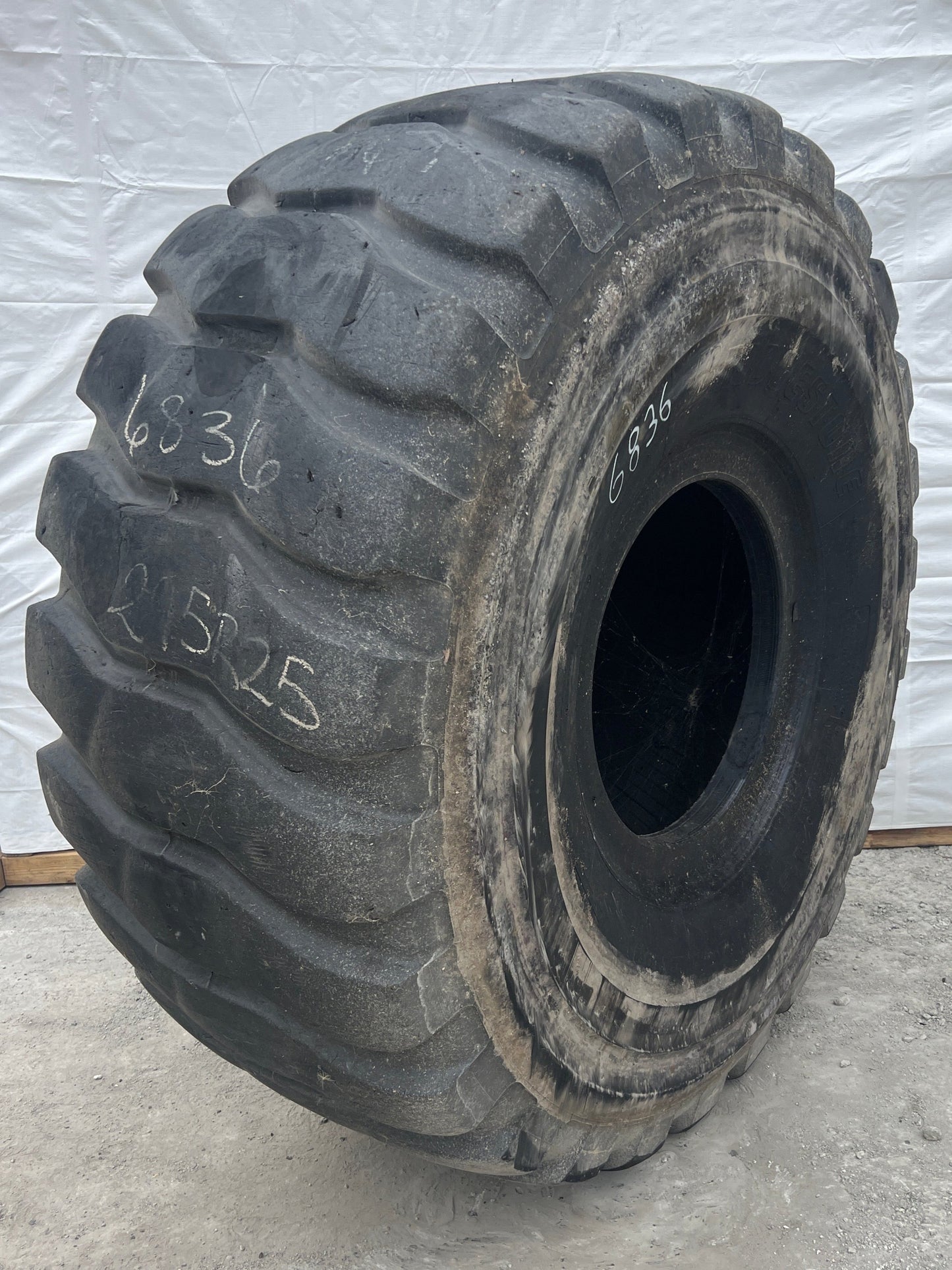 29.5R25 BRIDESTONE V-STEEL L-TRACTION (VLT)