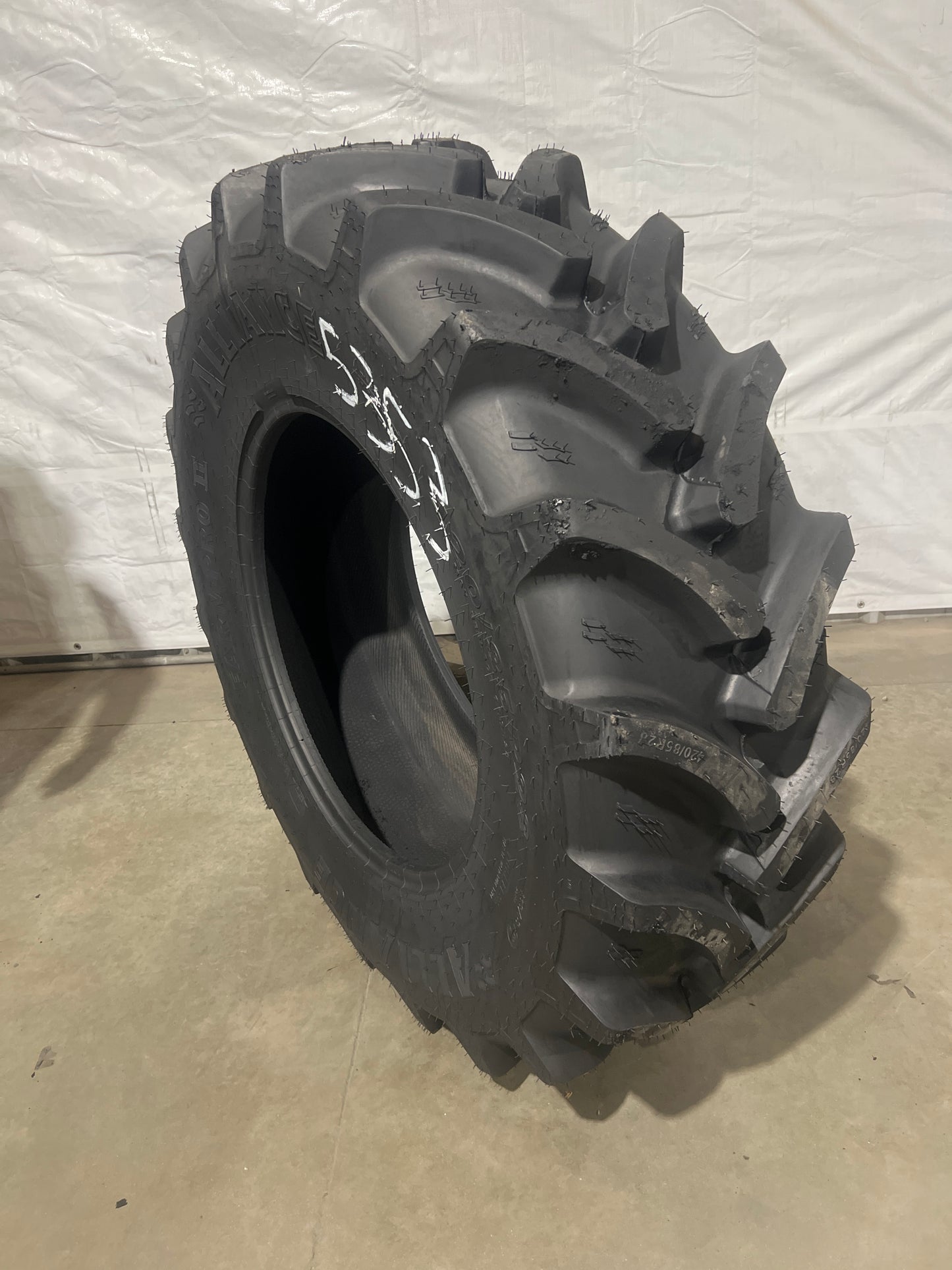16.9R28 (420/85R28) ALLIANCE FARM PRO II #5353