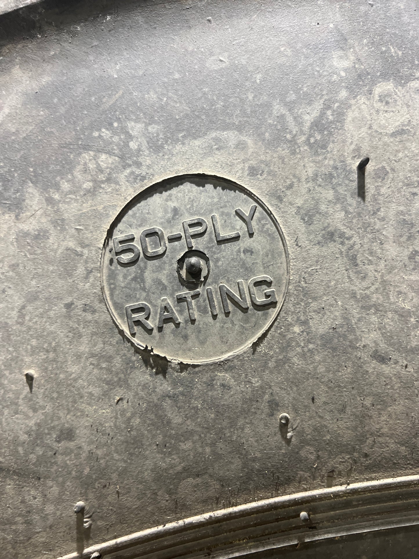 33.5-33 FIRESTONE SUPER ROCK GRIP DEEP TREAD #5225