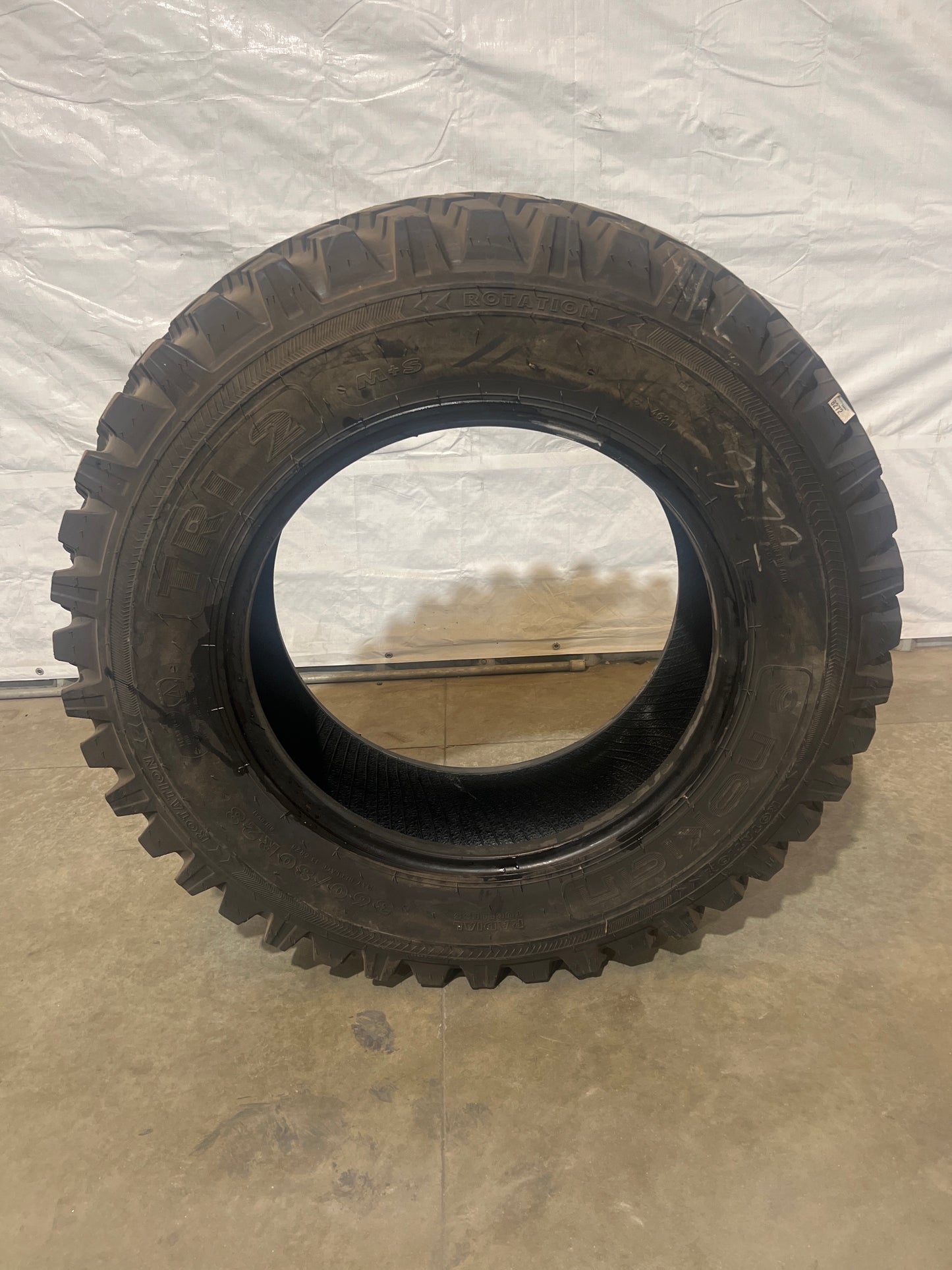360/85R28 (13.6R28) NOKIAN TRI-2 #8272
