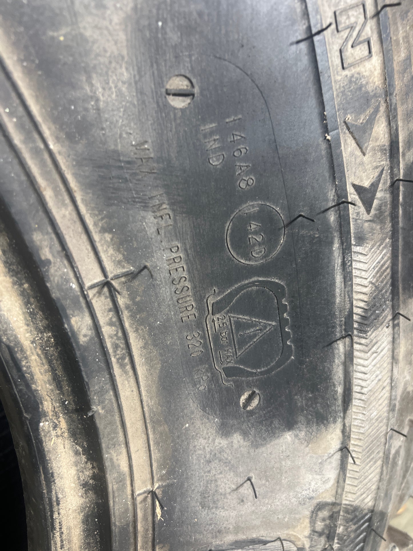 360/80R28 NOKIAN TRI 2 #8271