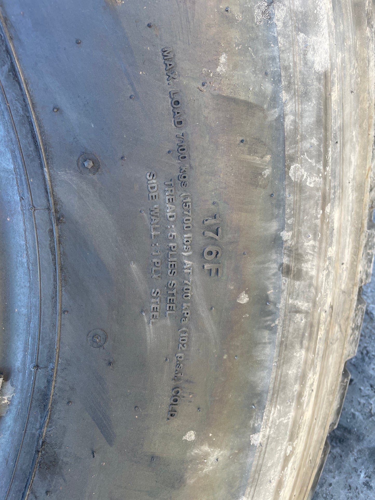 525/80R25 BKT AIROMAX AM27 #8496