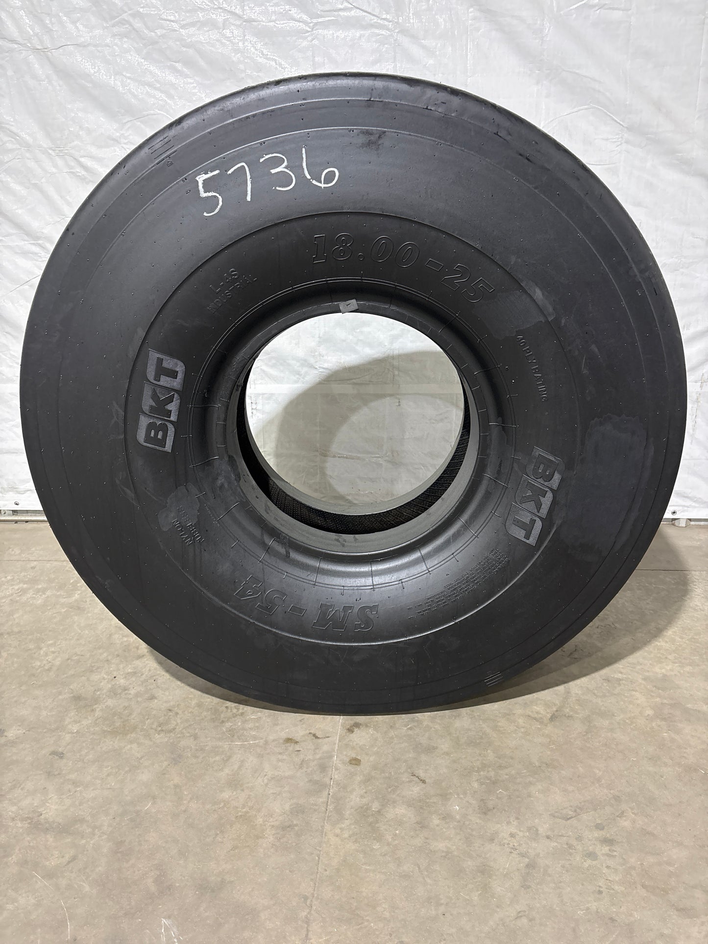 18.00-25 BKT SM-54 40 PLY TIRE #5736