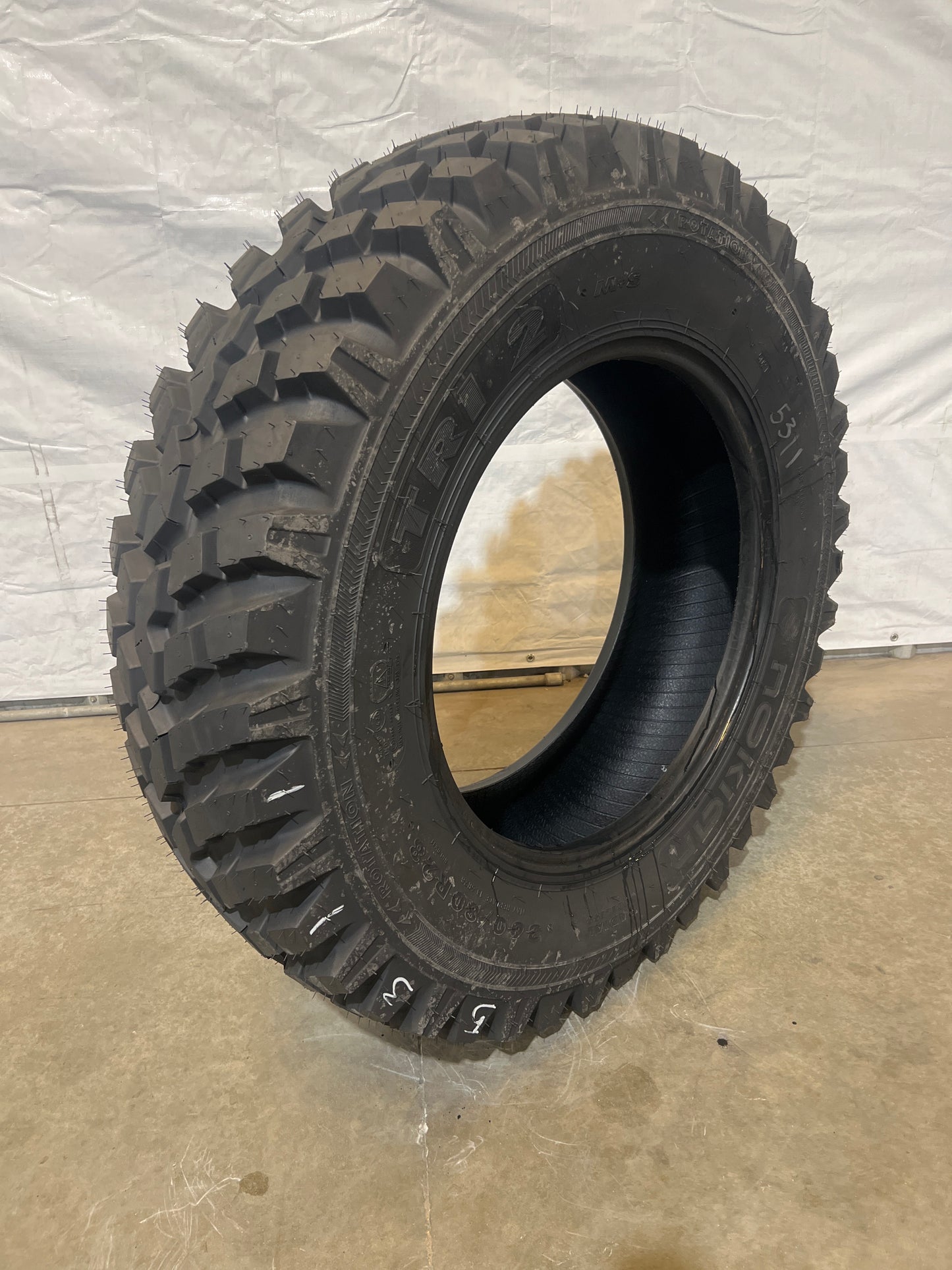 360/80R28 NOKIAN TRI 2 #5311