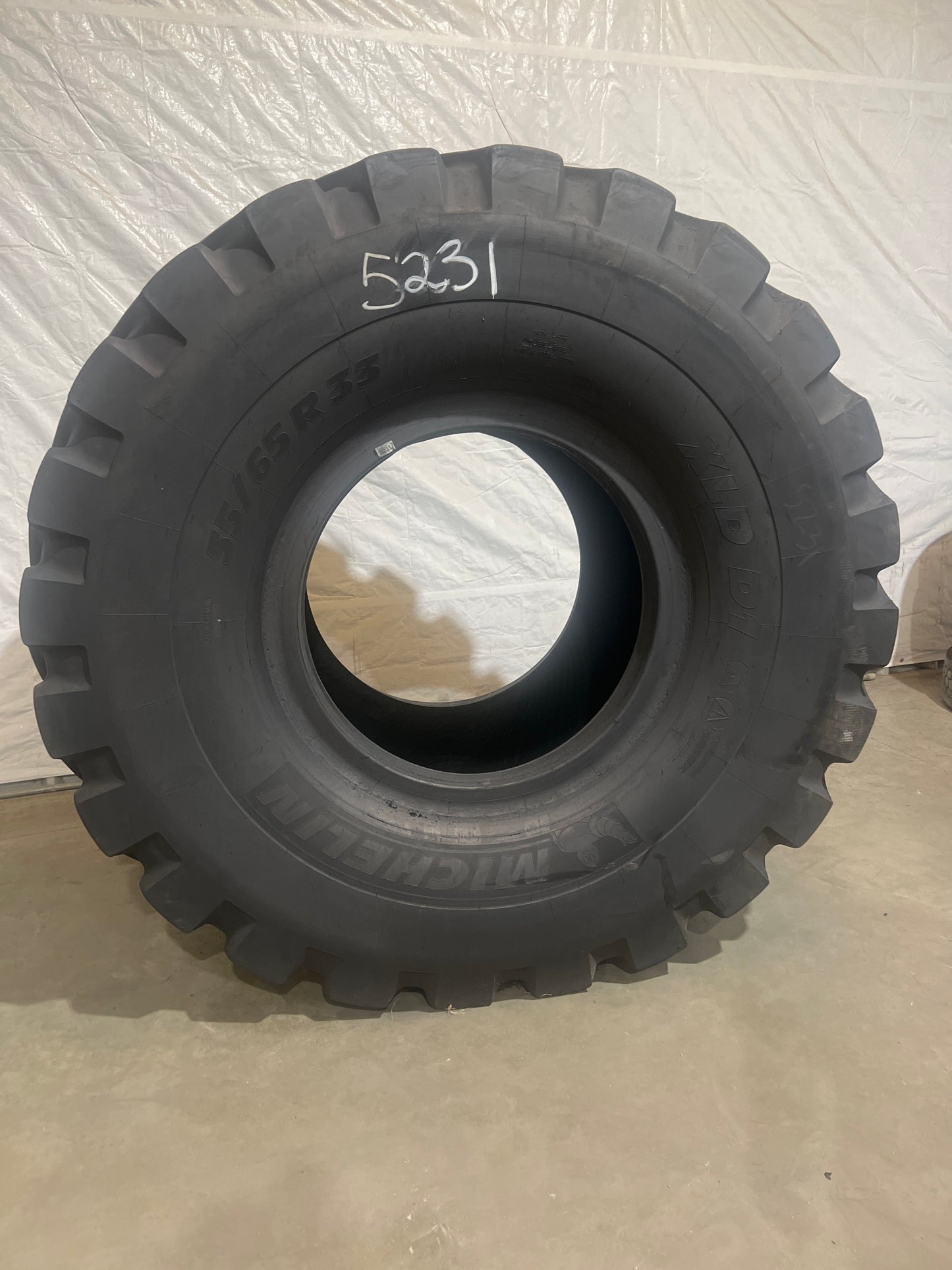 35/65R33 MICHELIN XLDD1 TL