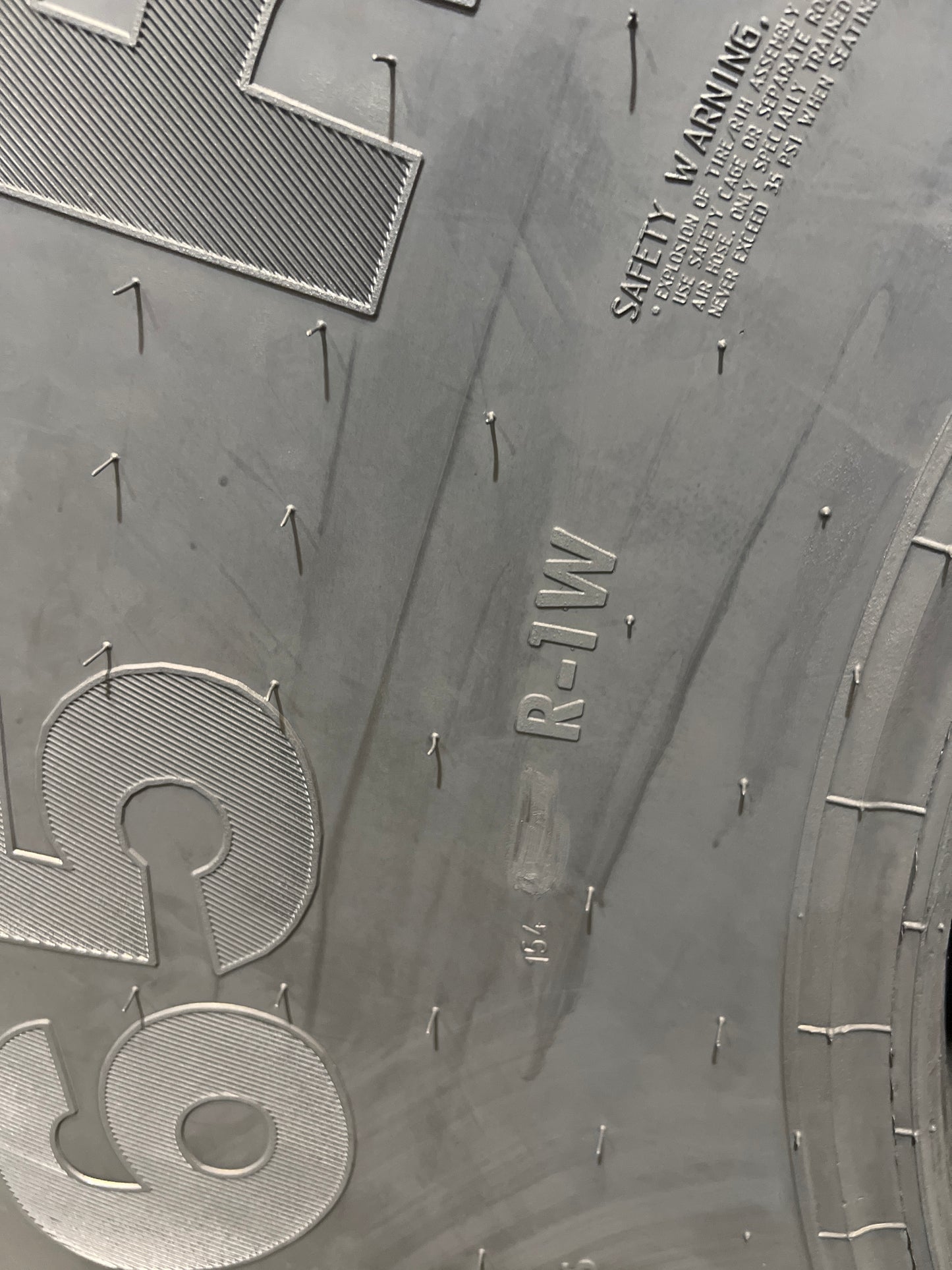 750/65R26 MITAS SFT