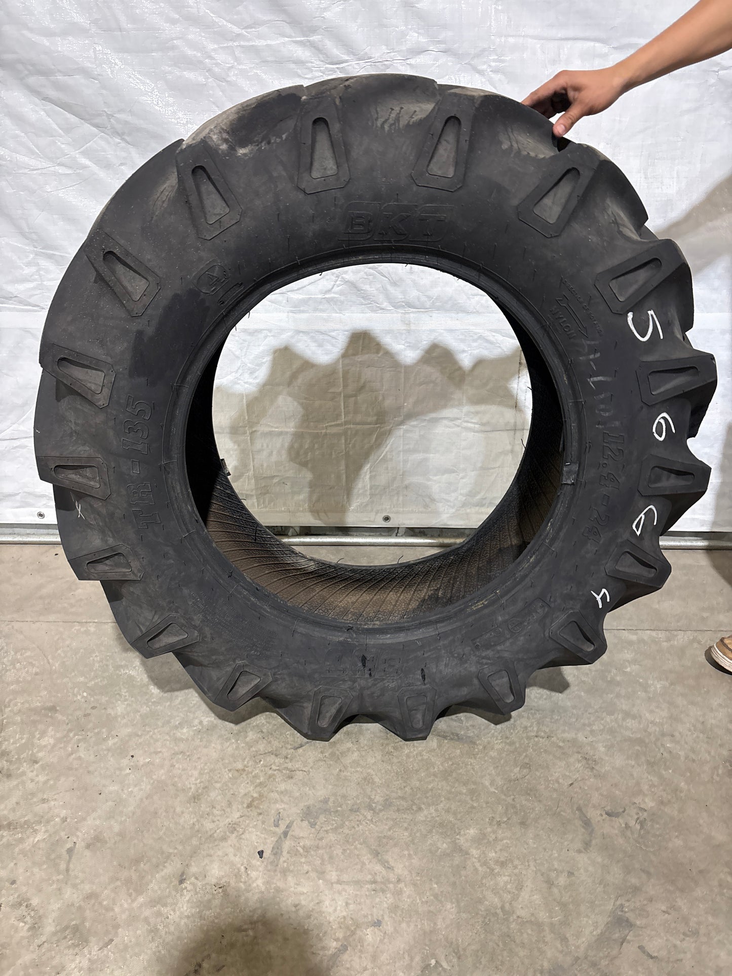 12.4-24 BKT TR-135 TRACTOR TIRE #5664