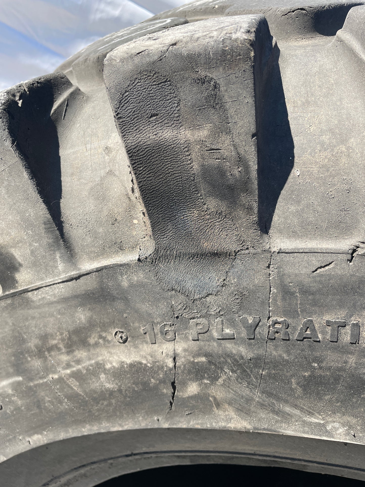 20.5-25 SOLIDEAL LOADMASTER