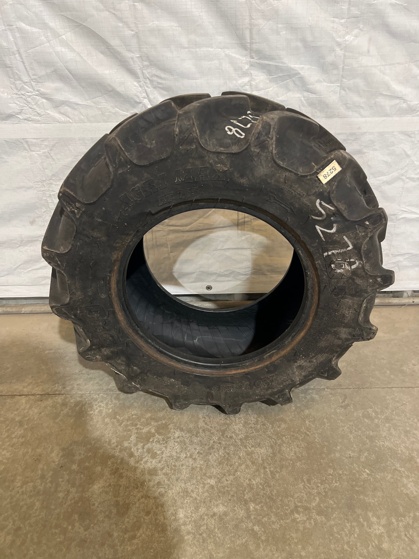 7.50-16 (280/70R16) BKT AGRIMAX RT765