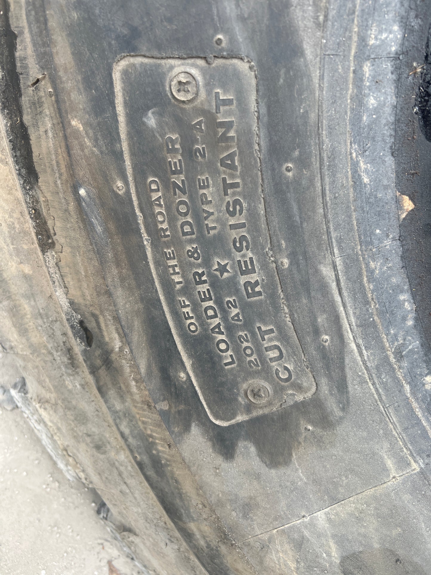 26.5R25 BRIDGESTONE V-STEEL J-TRACTION (VJT) #4713