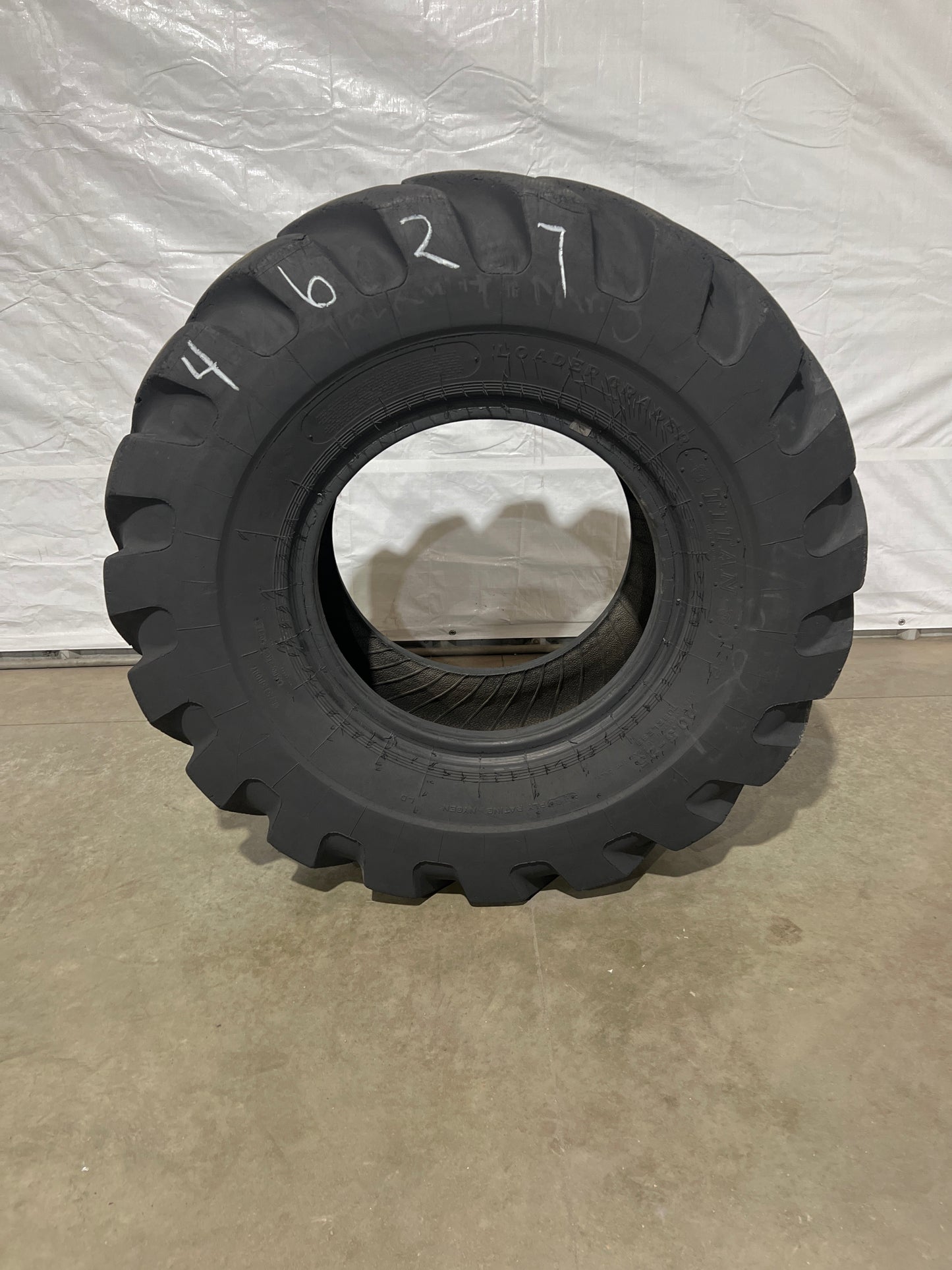 20.5-25 TITAN LOADER GRADER