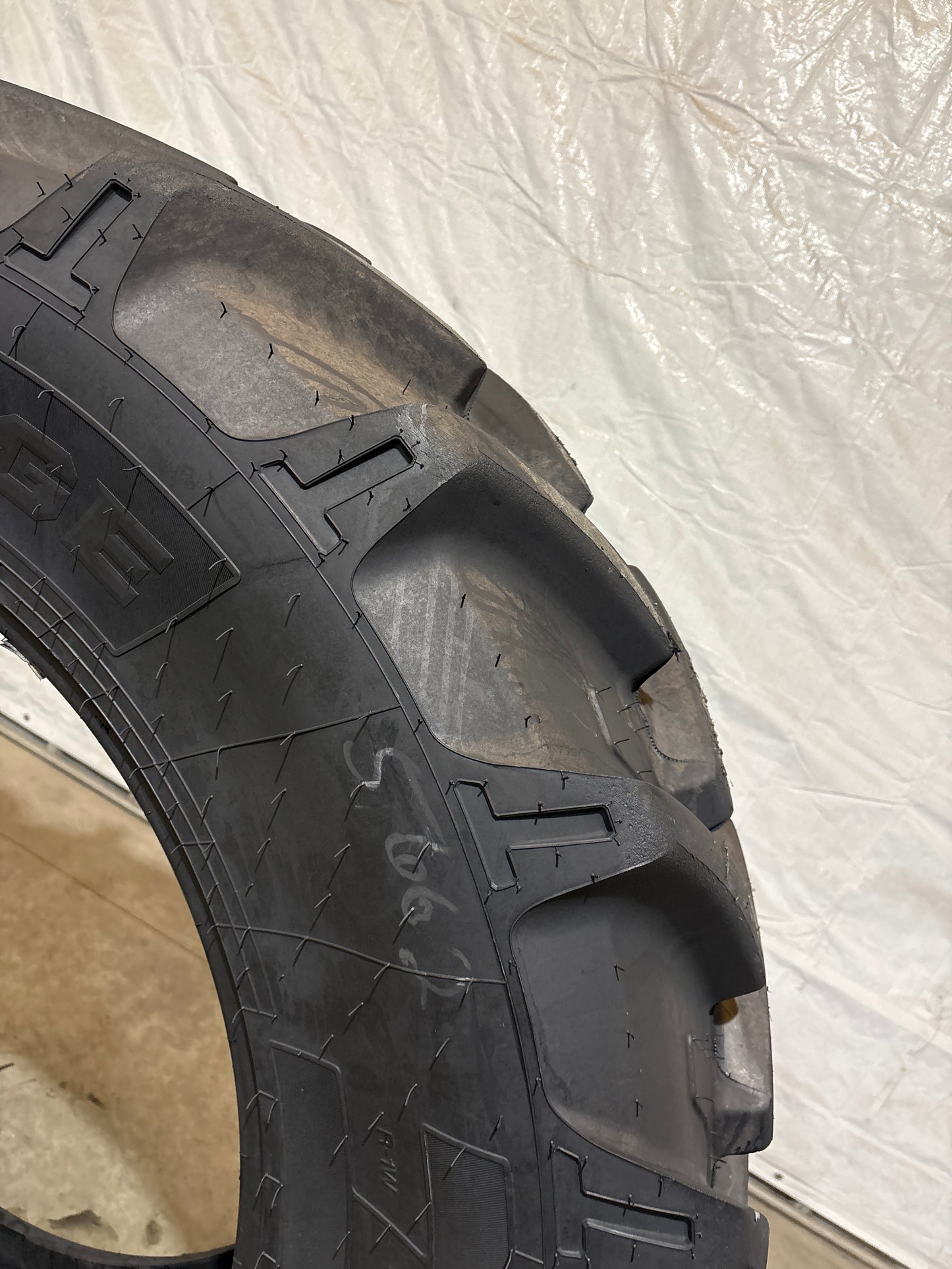460/85R34 (18.4R34) TITAN AGRAEDGE WET & STICKY SOIL TIRE #5662
