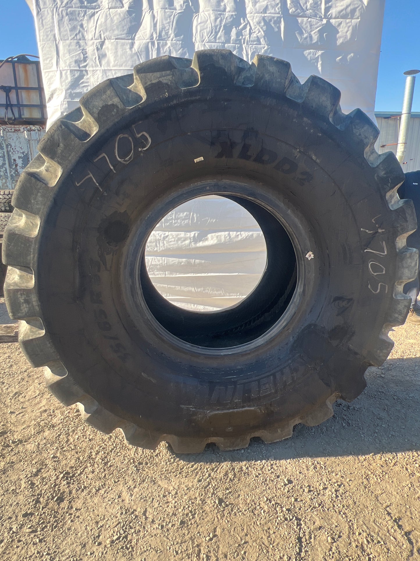 35/65R33 MICHELIN XLD D2 #4705