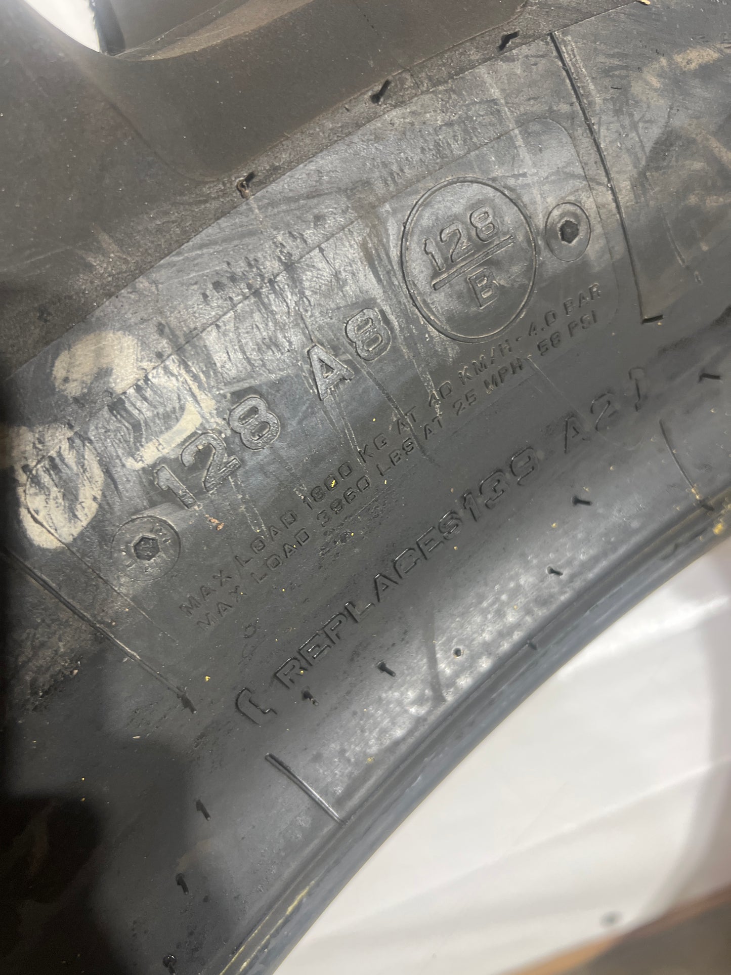 230/95R32 TRELLEBORG TM100 #8083