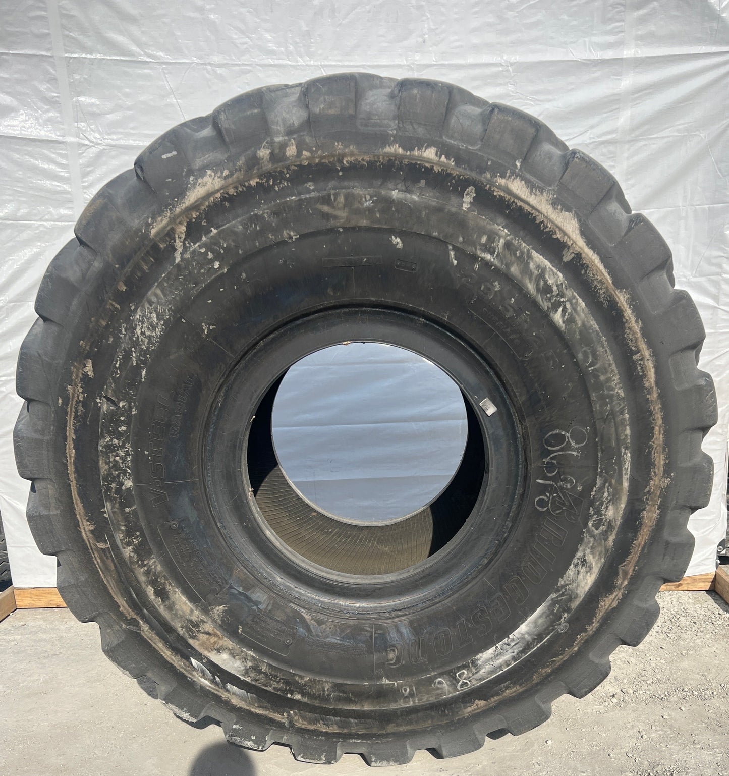29.5R25 BRIDGESTONE V-STEEL L-TRACTION (VLT)