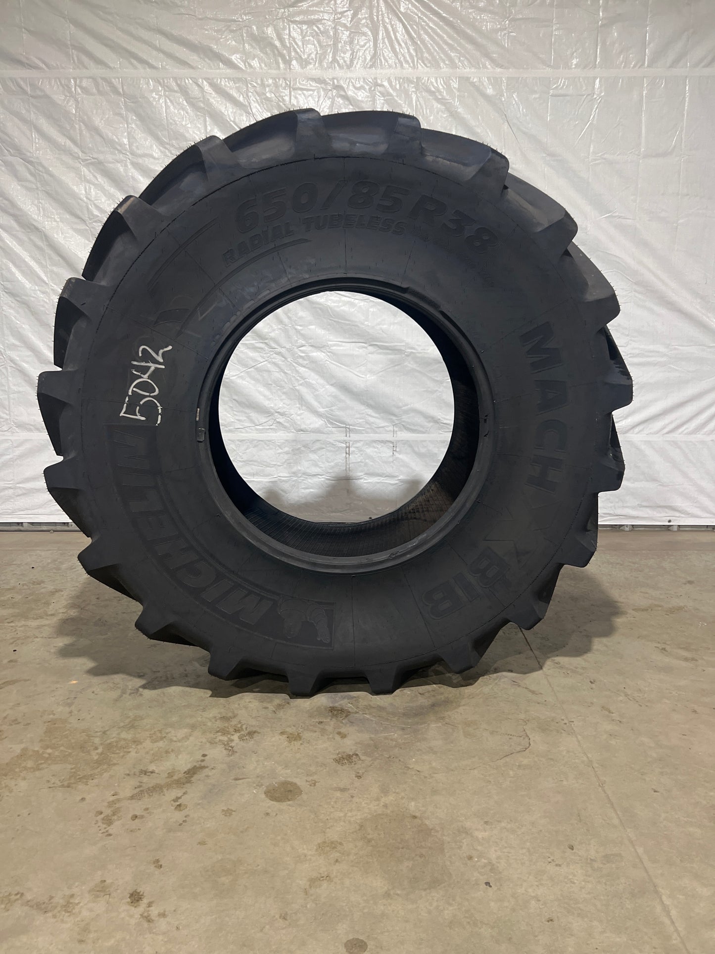 650/85R38 MICHELIN MACHXBIB