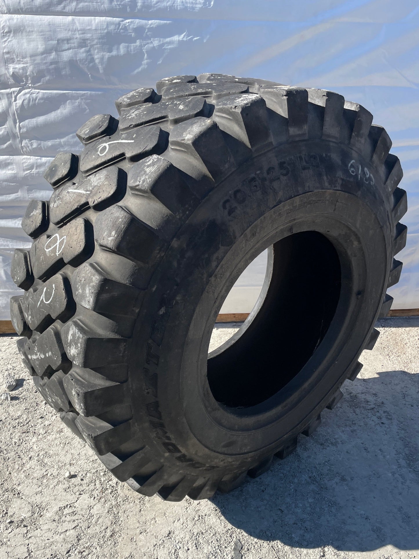 20.5-25 SOLIDEAL LOADMASTER