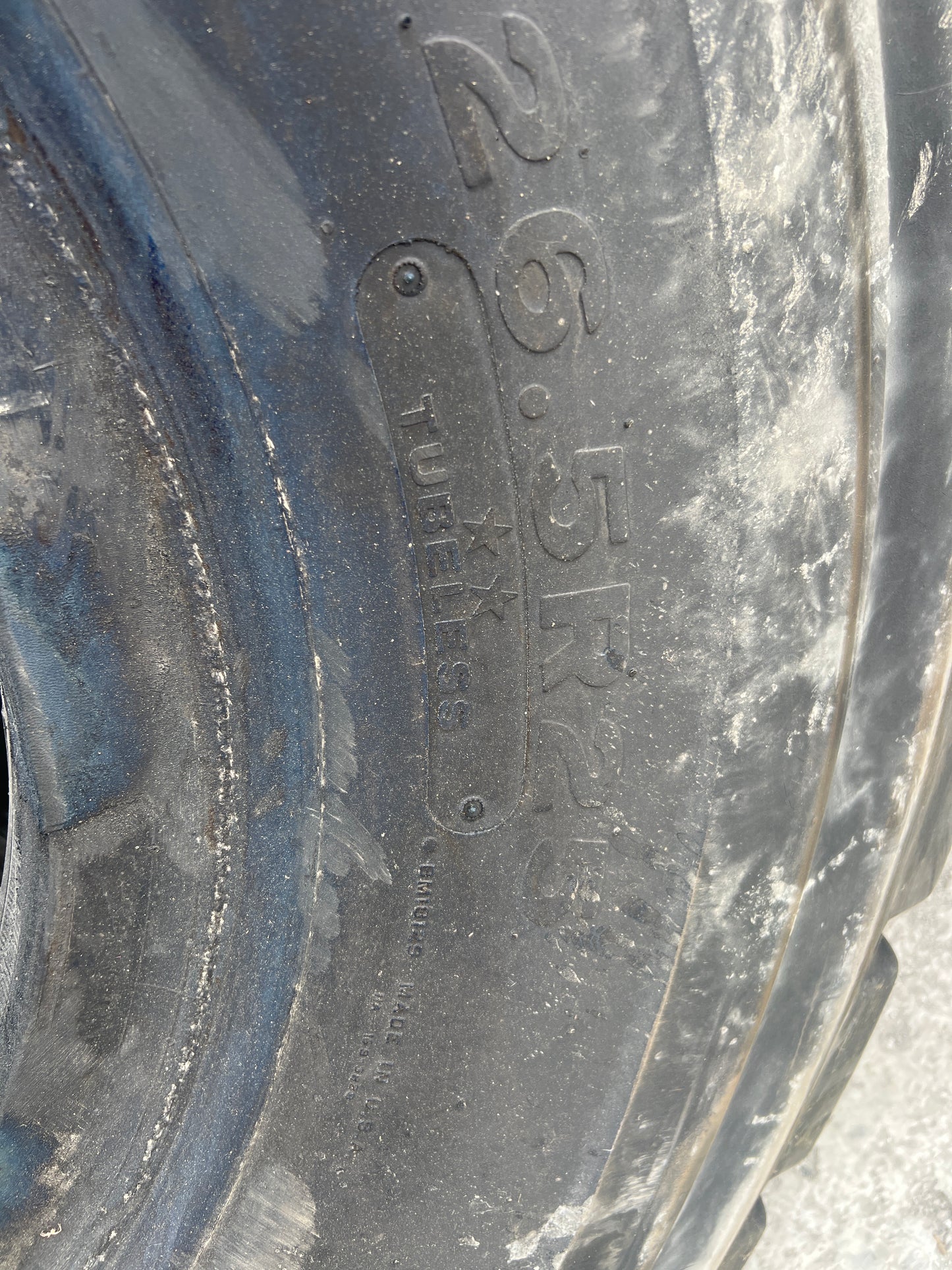 26.5R25 BRIDGESTONE V-STEEL M-TRACTION #8463