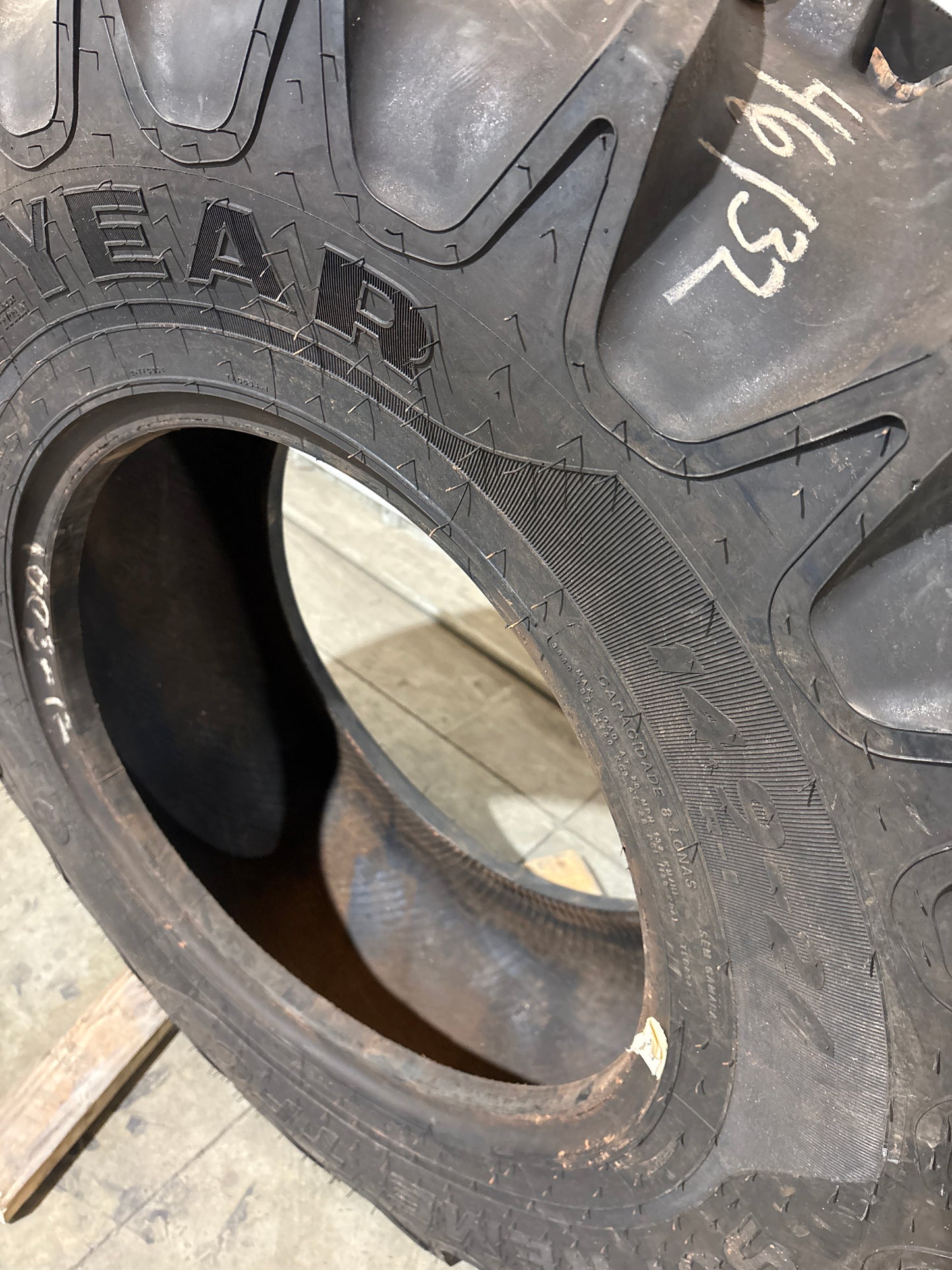 14.9-24 GOODYEAR SUPREME TFC #5687