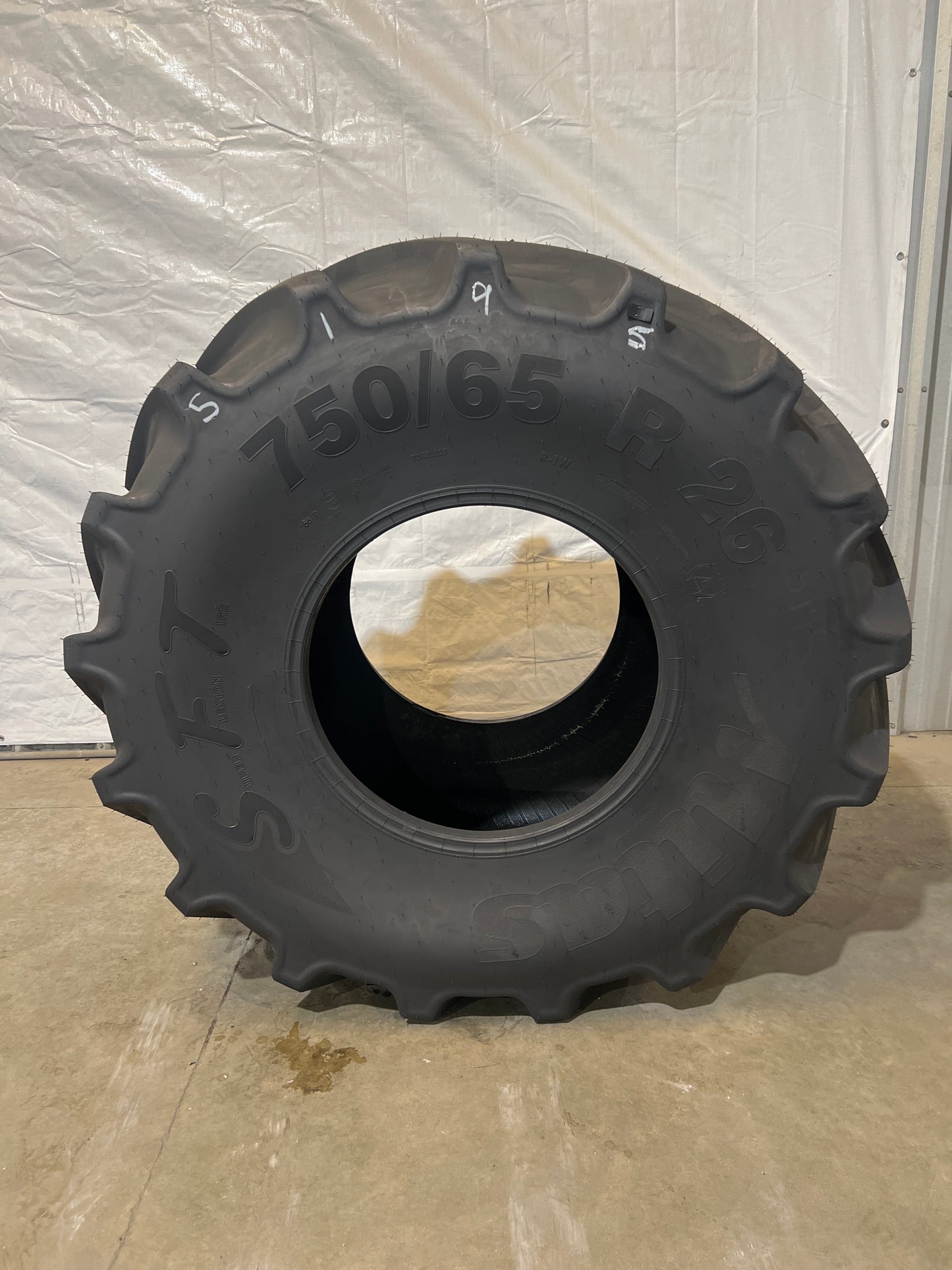 750/65R26 MITAS SFT