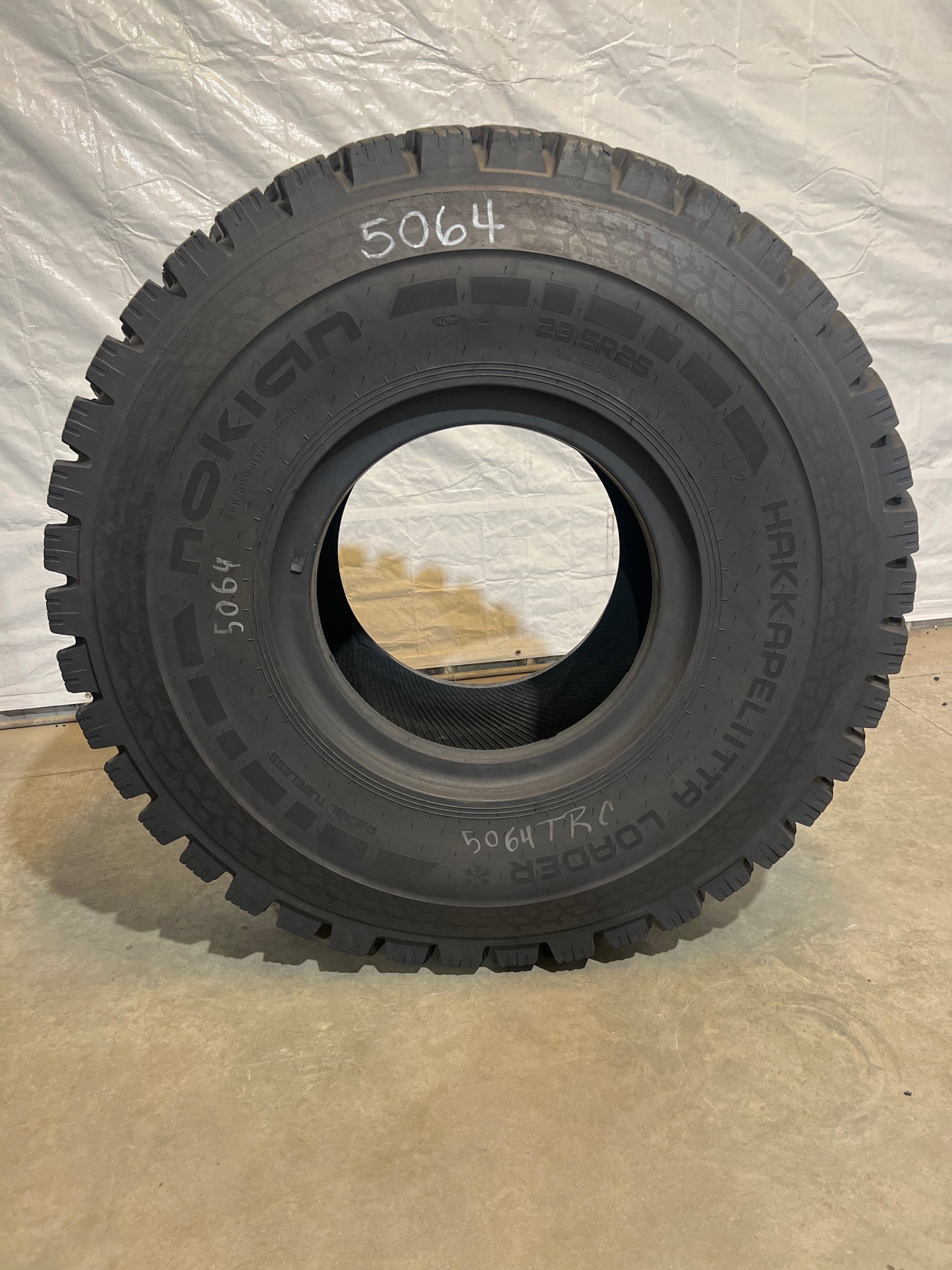 23.5R25 NOKIAN HAKKAPELIITTA LOADER #5064