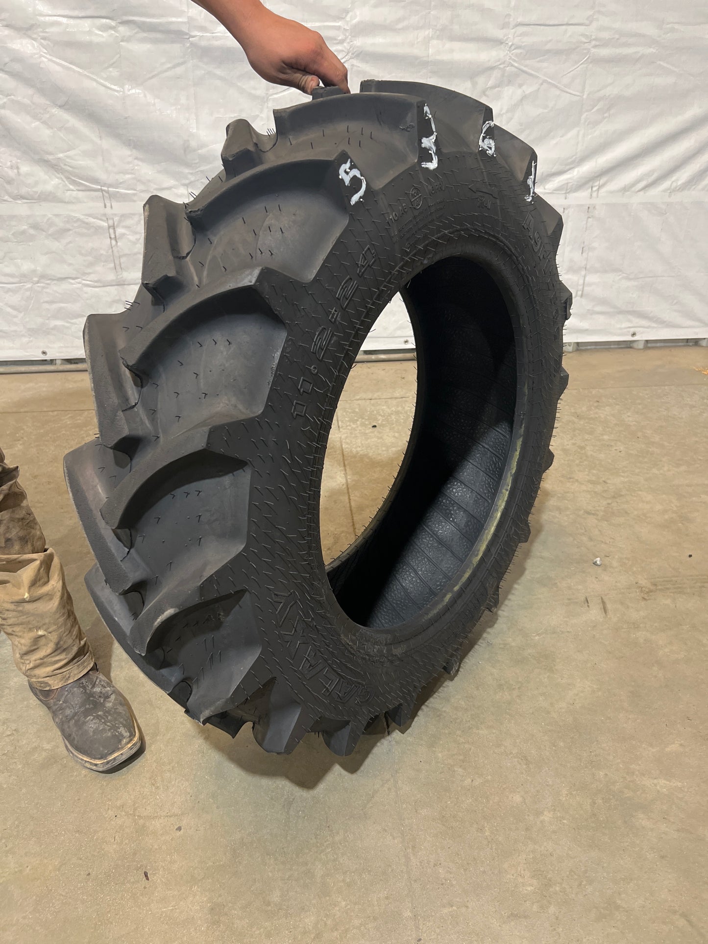 11.2-24 GALAXY AGRI TRAC II