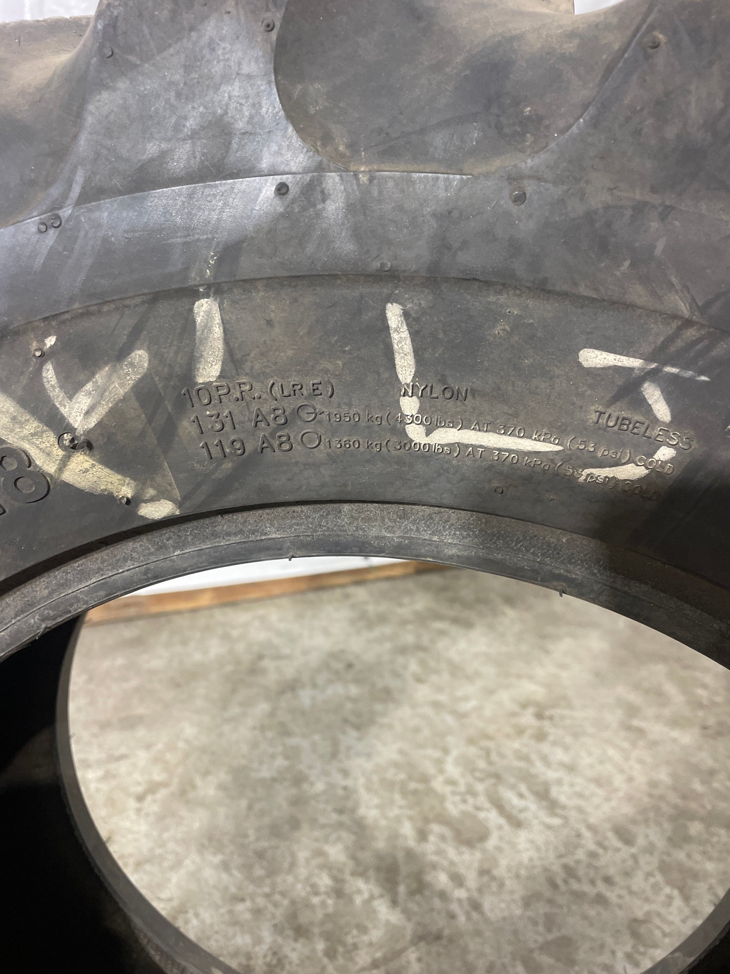 10.5/80-18 DEESTONE DUMPER POWER 10 PLY #6961