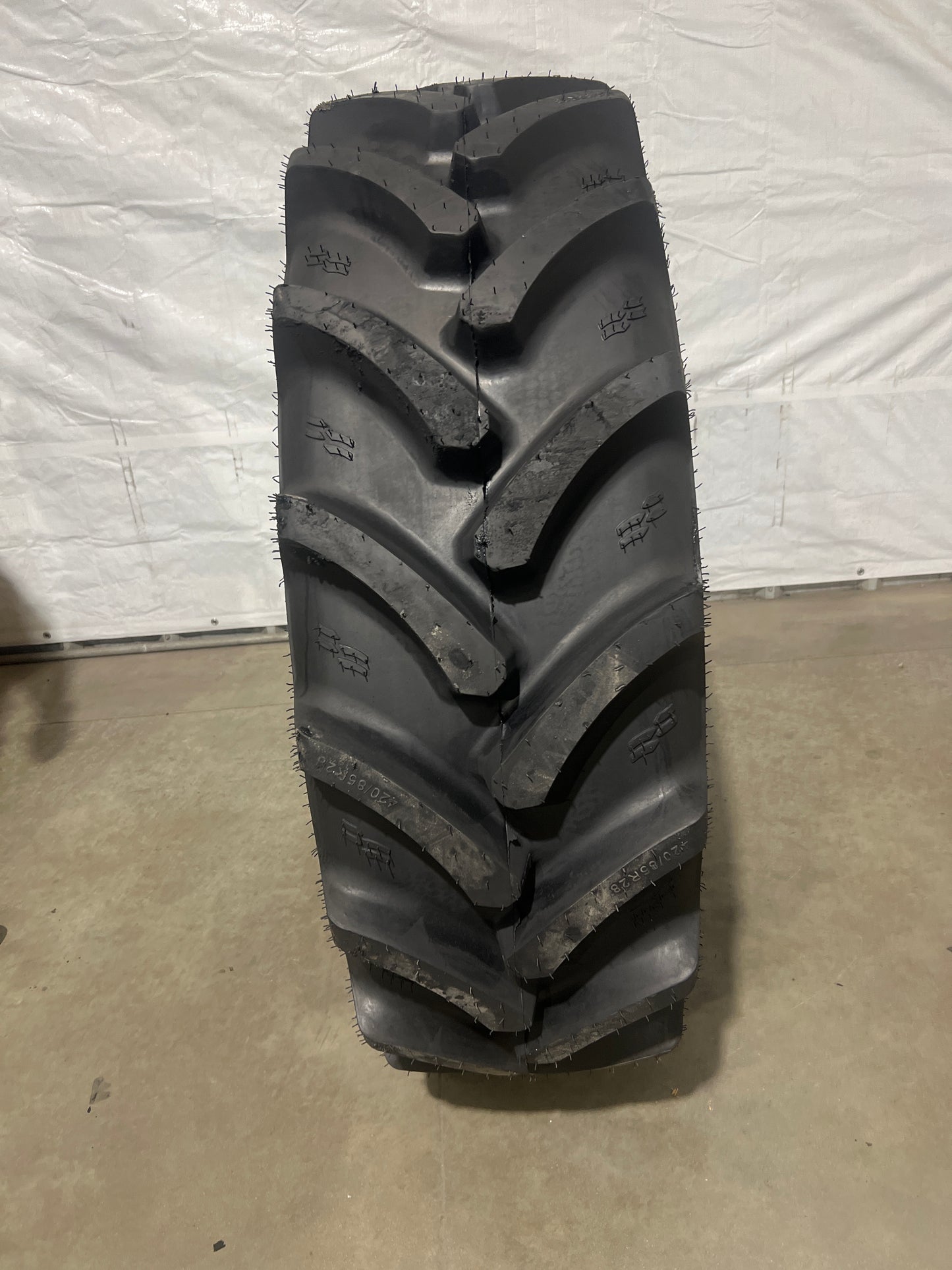 16.9R28 (420/85R28) ALLIANCE FARM PRO II #5353
