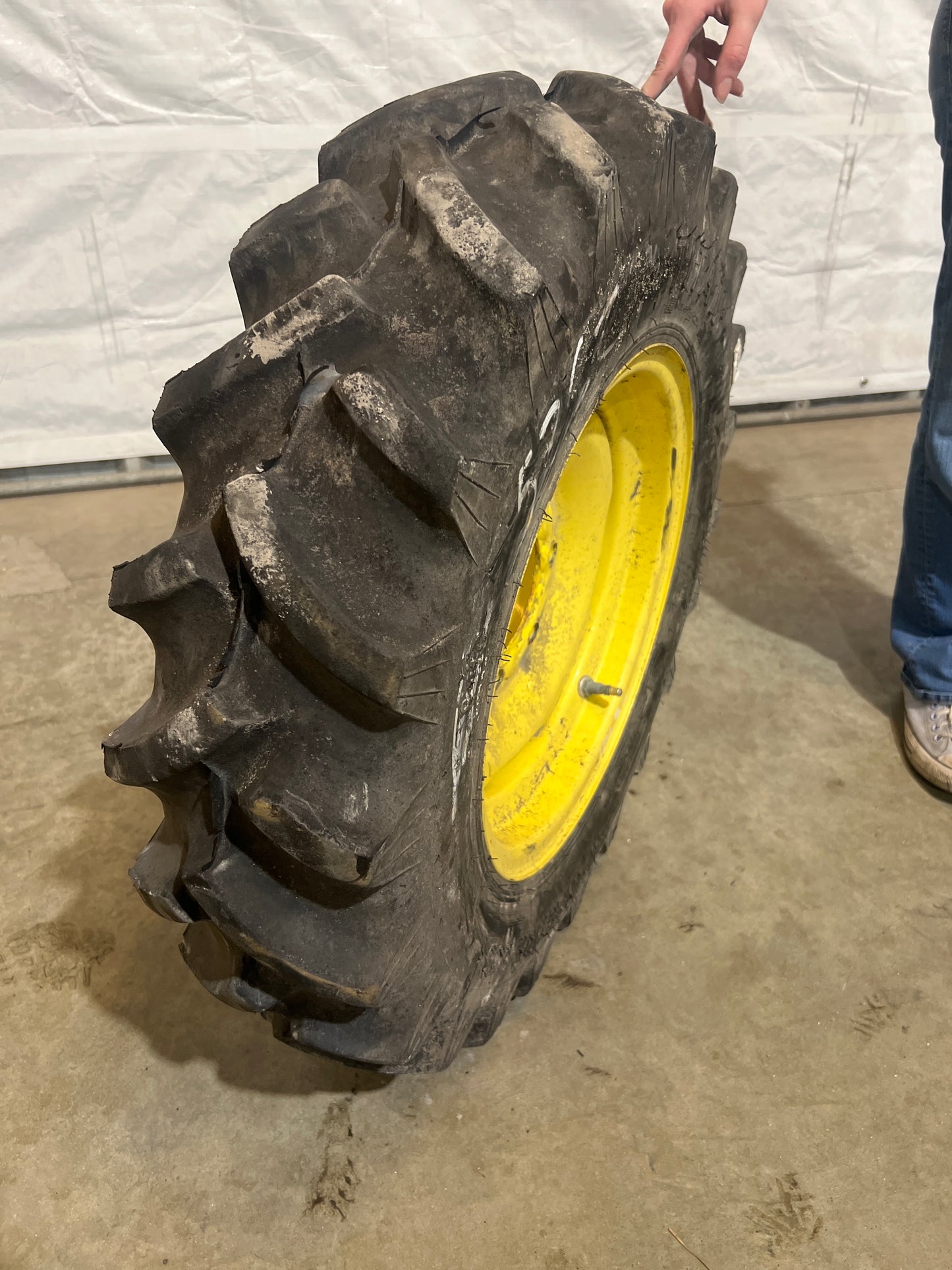 8-16 TITAN HI TRACTION LUG #5362