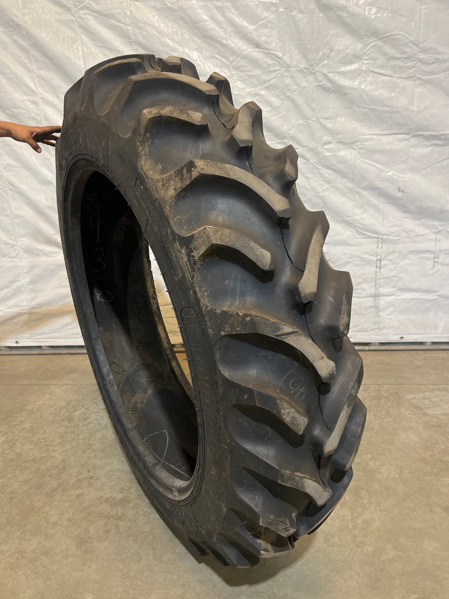 12.4-32 GOODYEAR DYNA TORQUE III #8436