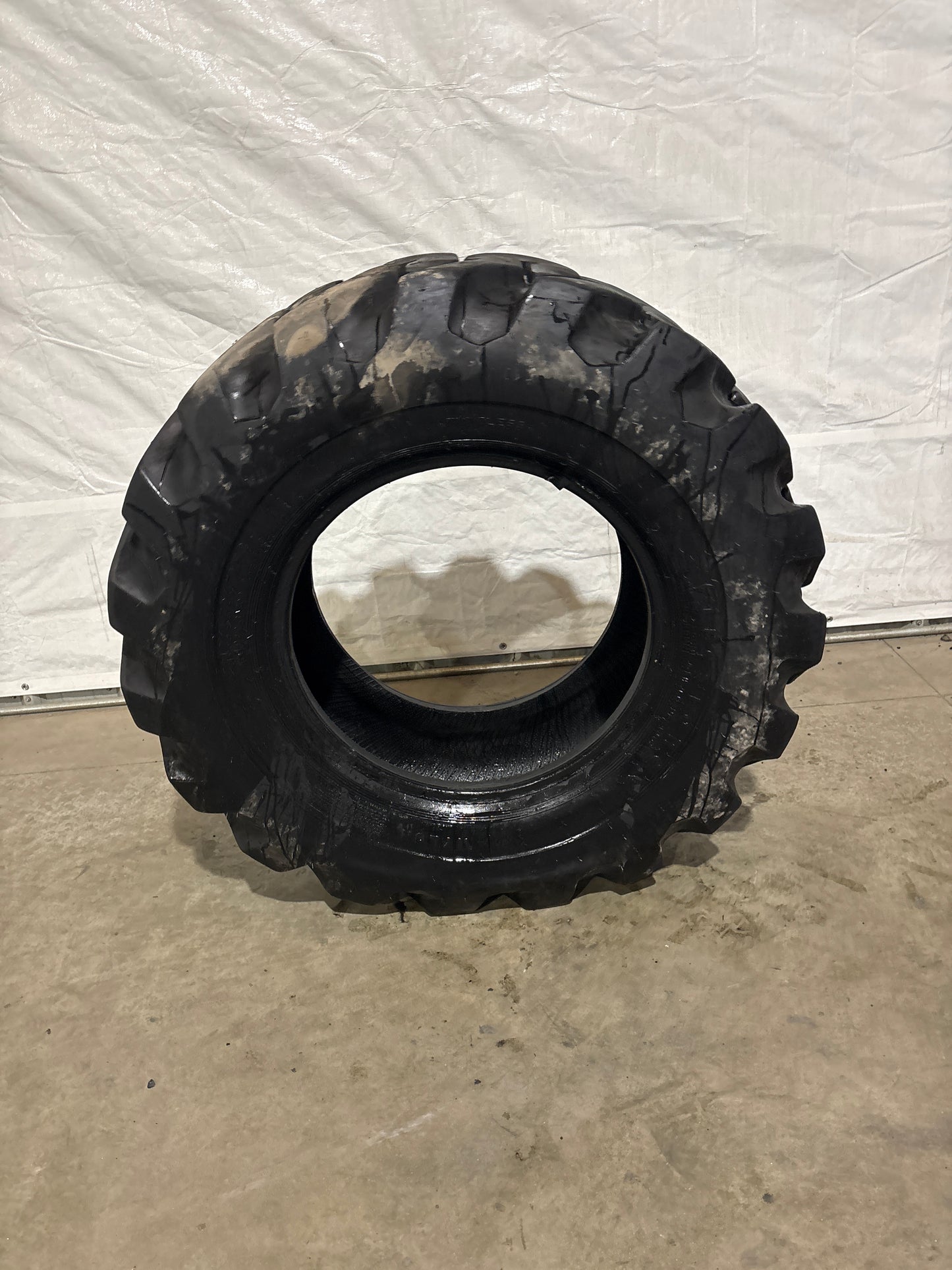 17.5-25 FIRESTONE SUPER GROUND GRIP LD L-2 12 PLY LOADER/DOZER TIRE #5751