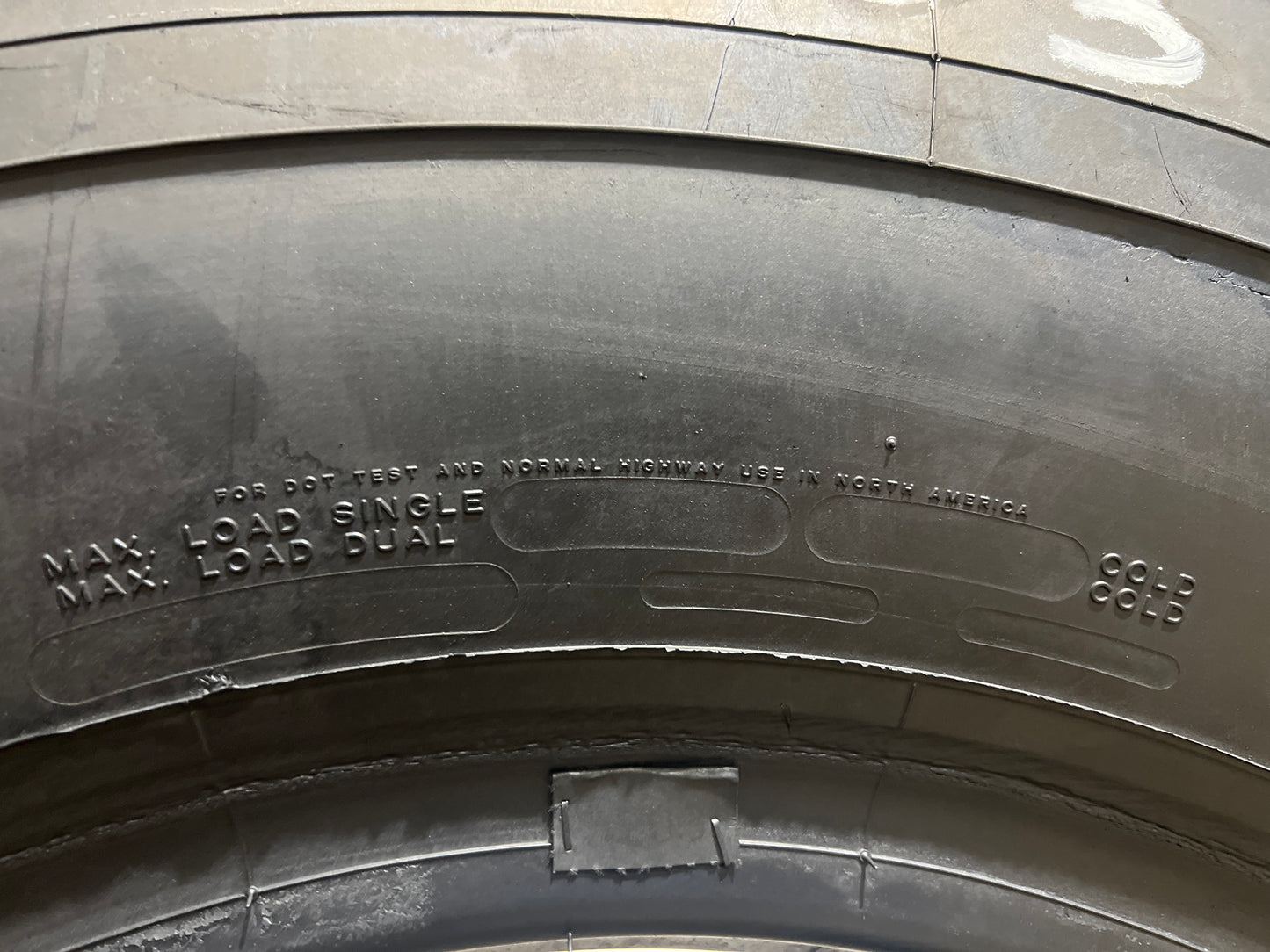 550/65R25 (20.5R25) MICHELIN XLD TL